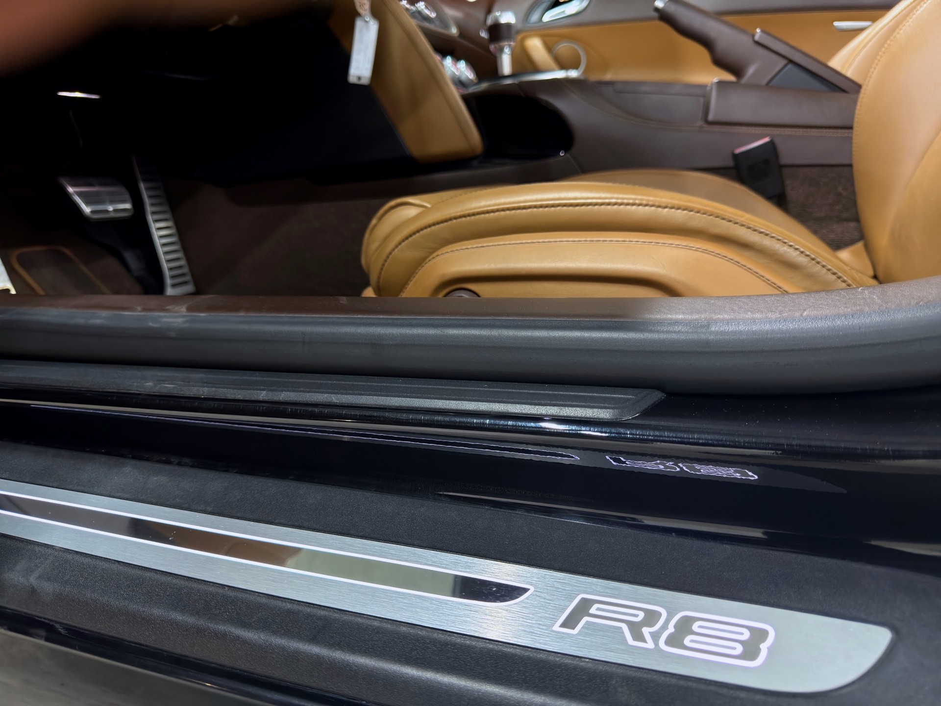 AUDI R8 Spyder 5.2 R-Tronic-image-19
