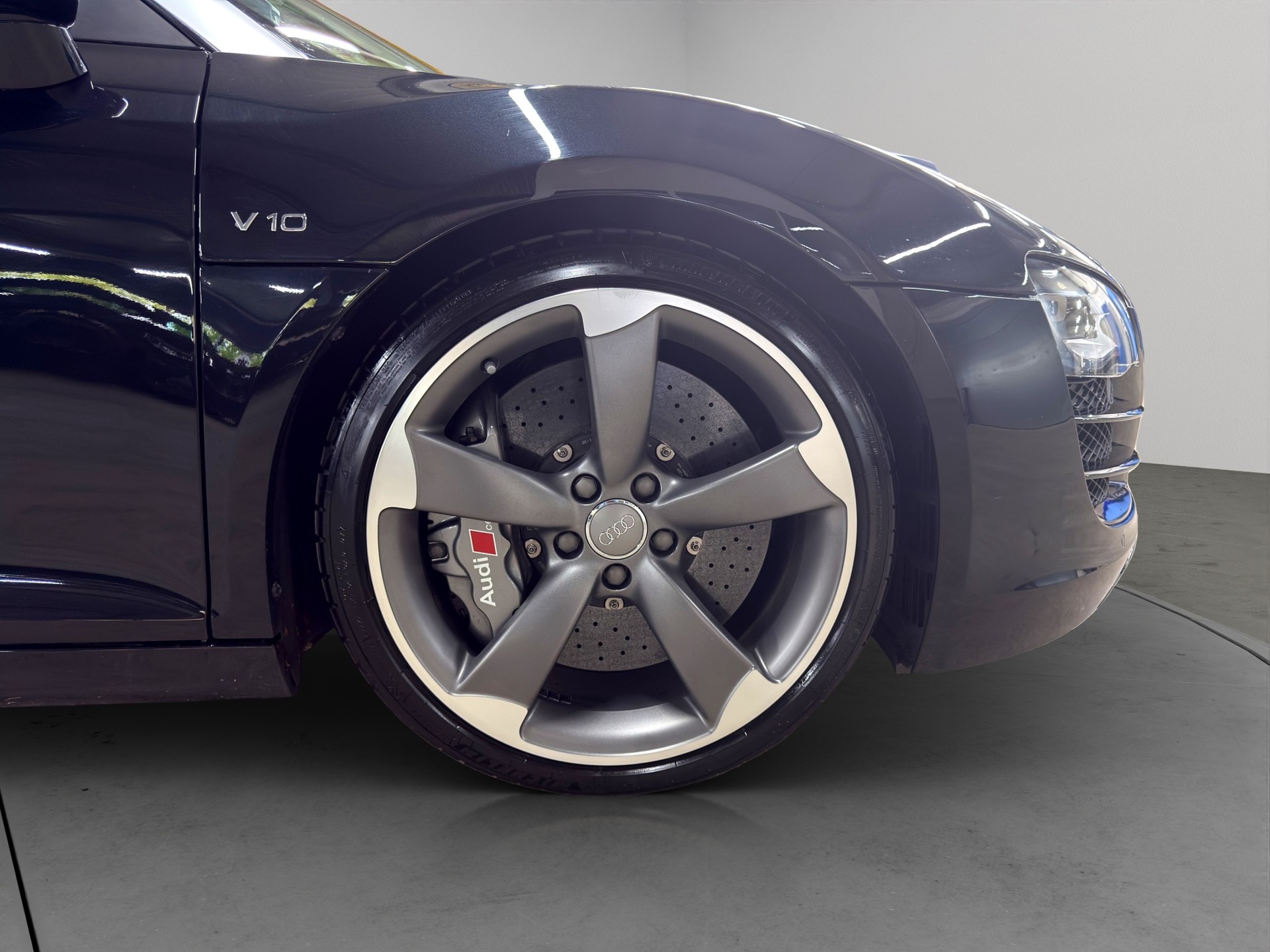 AUDI R8 Spyder 5.2 R-Tronic-image-10