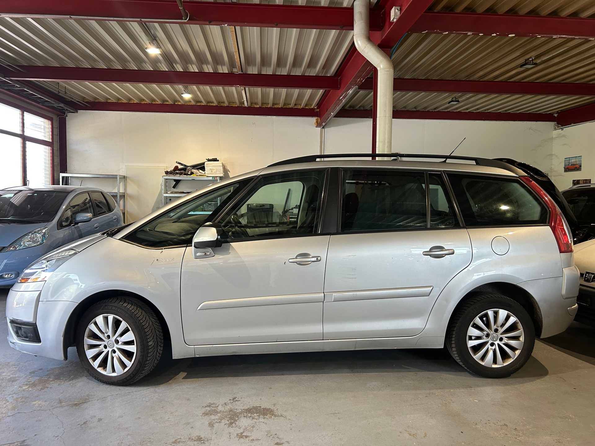 CITROEN Grand C4 Picasso 1.6 HDI 16V Dynamique BMP6-image-2