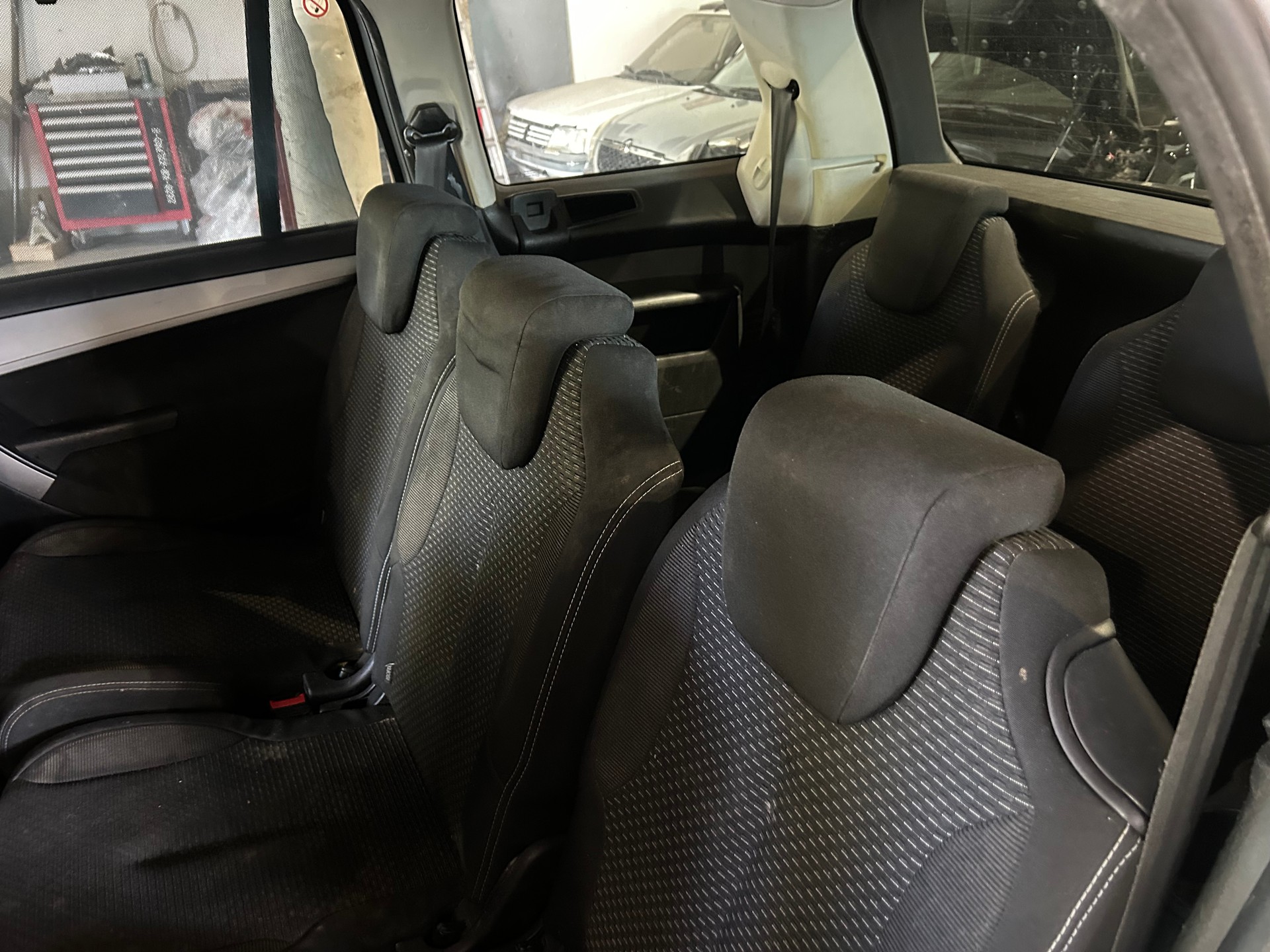 CITROEN Grand C4 Picasso 1.6 HDI 16V Dynamique BMP6-image-9
