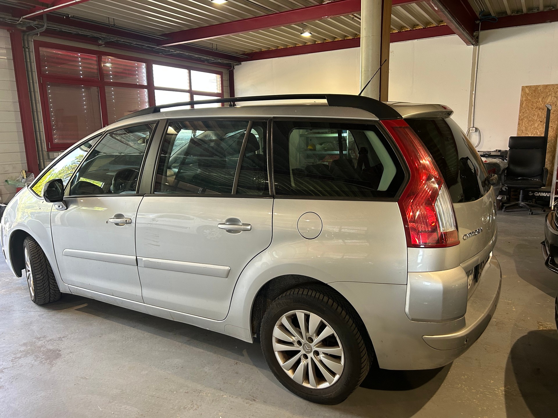 CITROEN Grand C4 Picasso 1.6 HDI 16V Dynamique BMP6-image-4