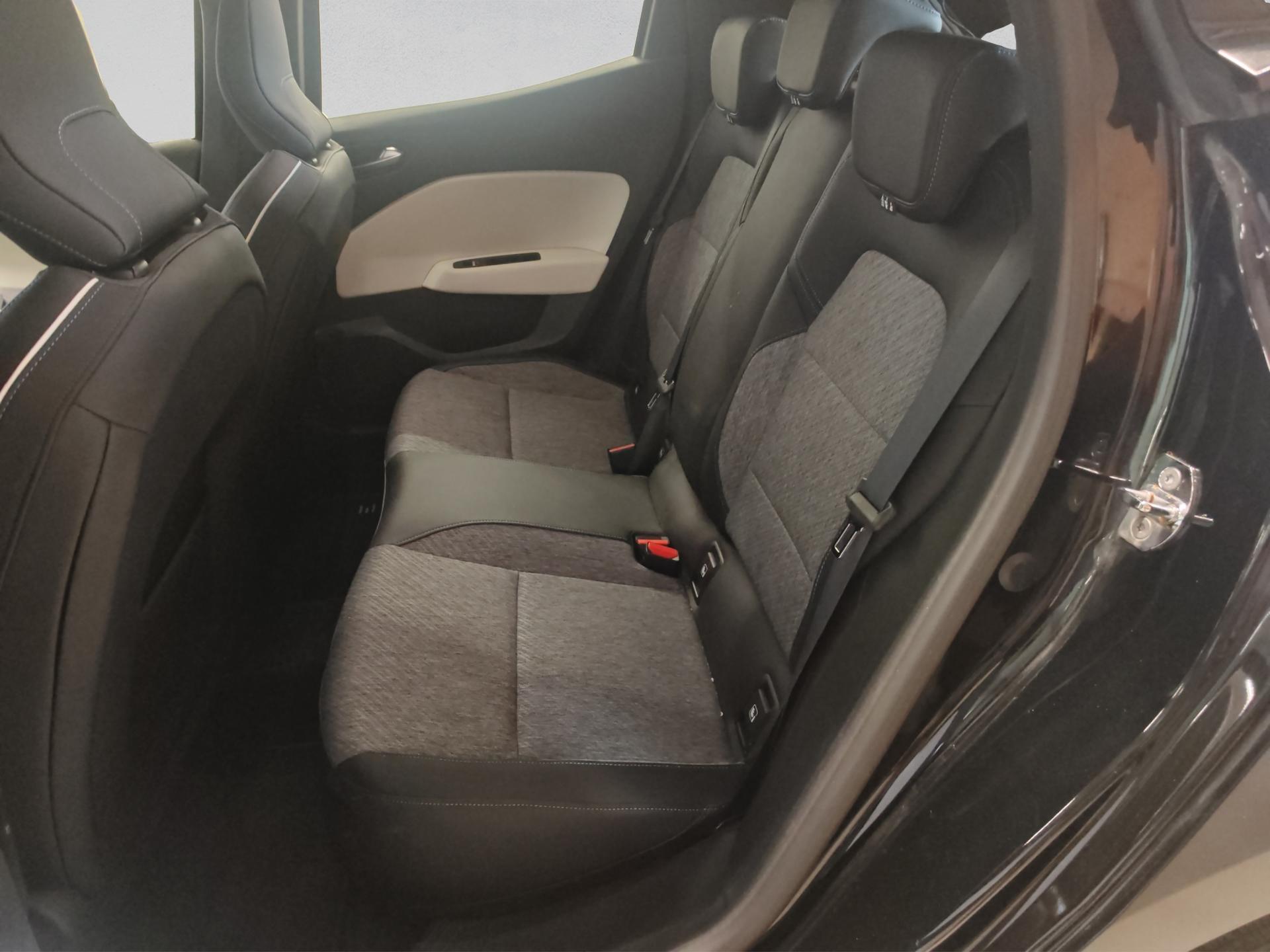 RENAULT Clio 1.6 E-Tech Edition One-image-14
