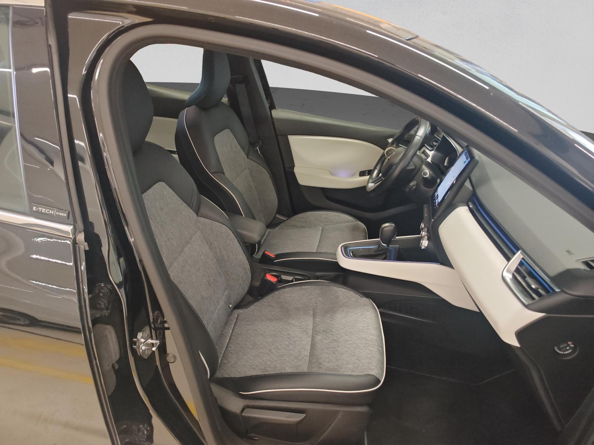RENAULT Clio 1.6 E-Tech Edition One-image-16
