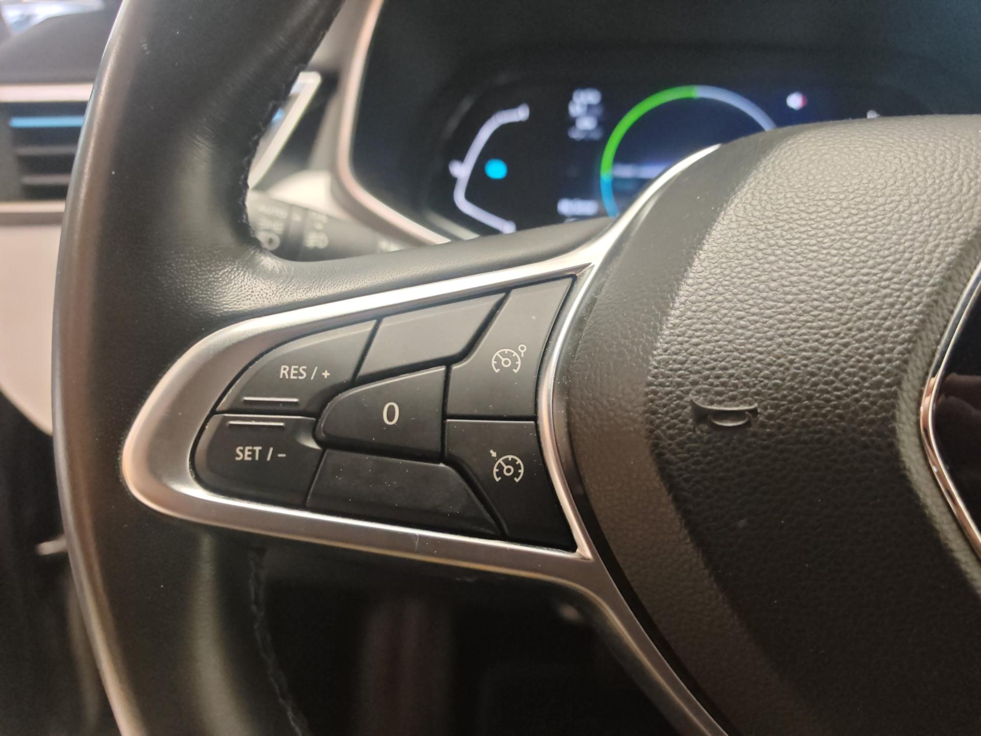 RENAULT Clio 1.6 E-Tech Edition One-image-19