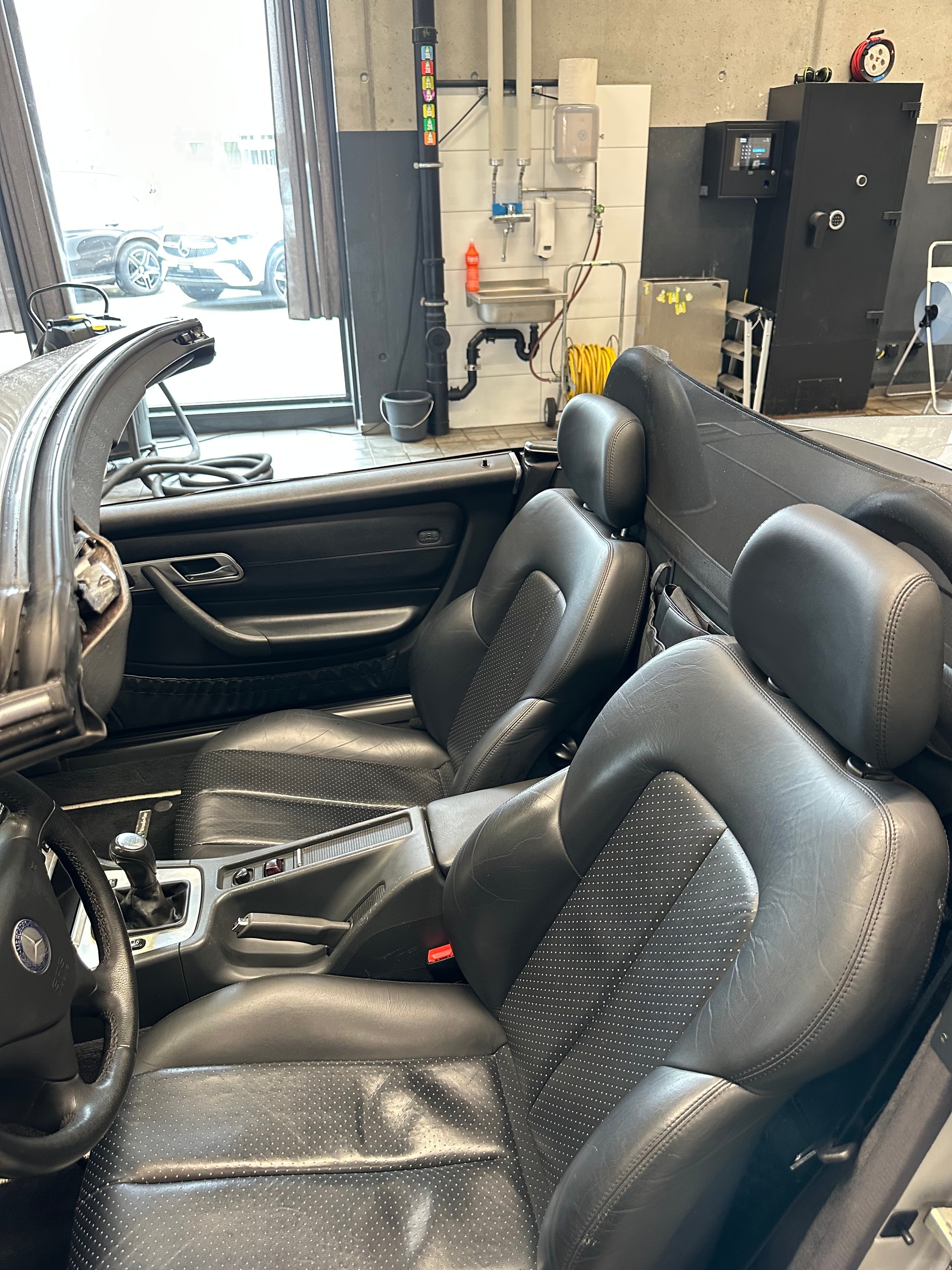 MERCEDES-BENZ SLK 230 Kompressor Special Edition-image-11