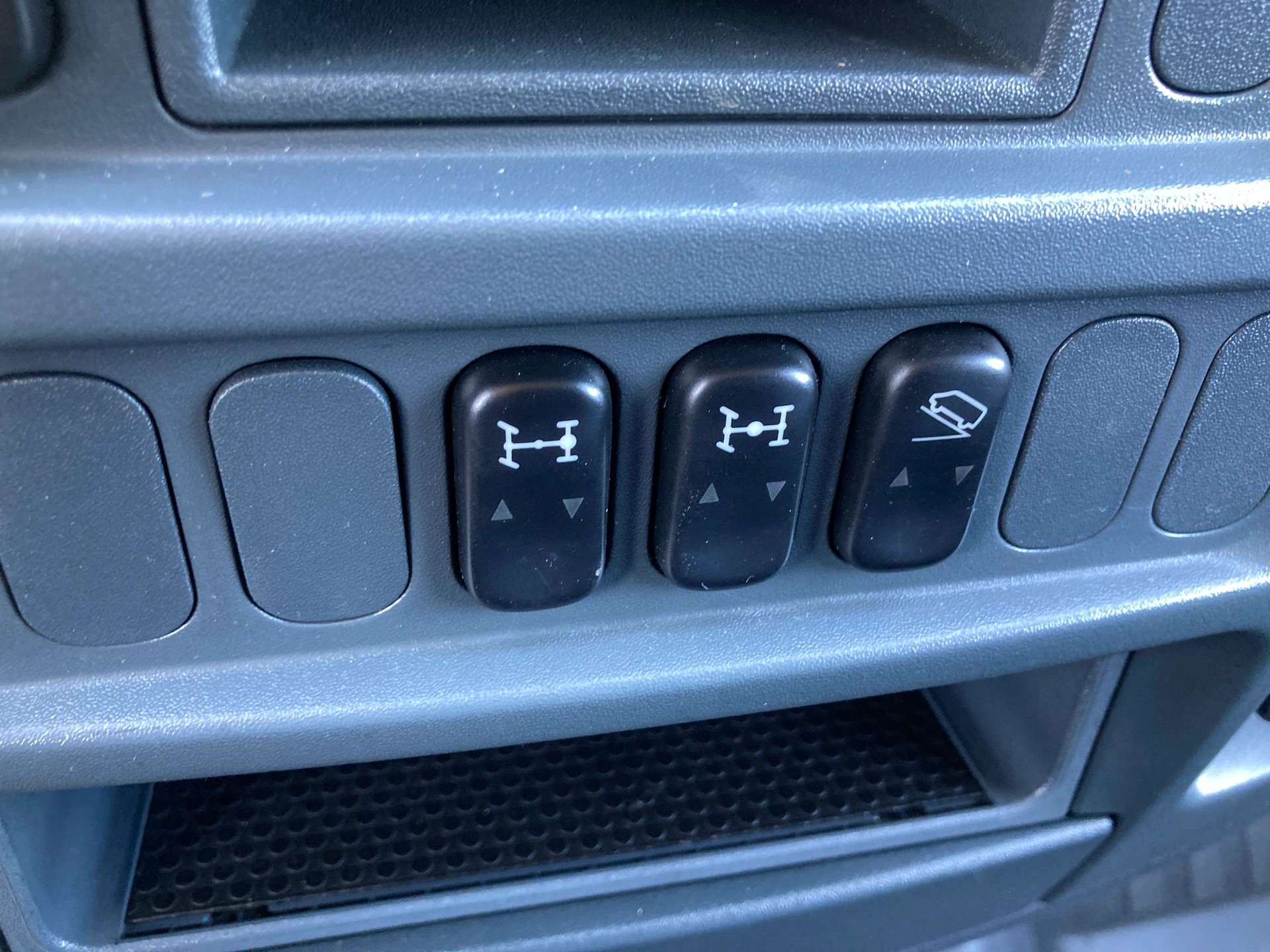 MERCEDES-BENZ Sprinter 313 CDI 4x4 mit Geländeuntersetzung-image-10