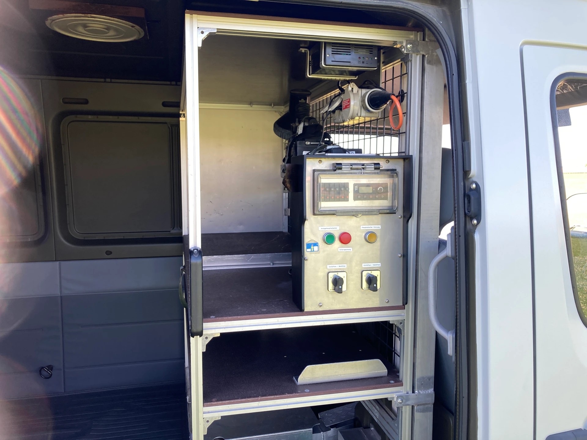 MERCEDES-BENZ Sprinter 313 CDI 4x4 mit Geländeuntersetzung-image-7