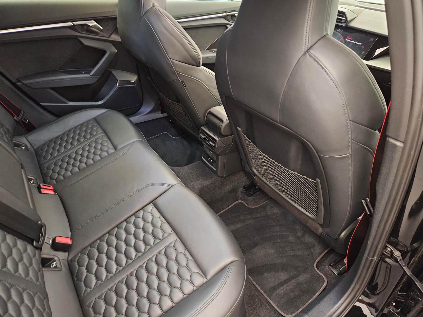 AUDI RS3 Sportback 2.5 TSI quattro S-tronic-image-13