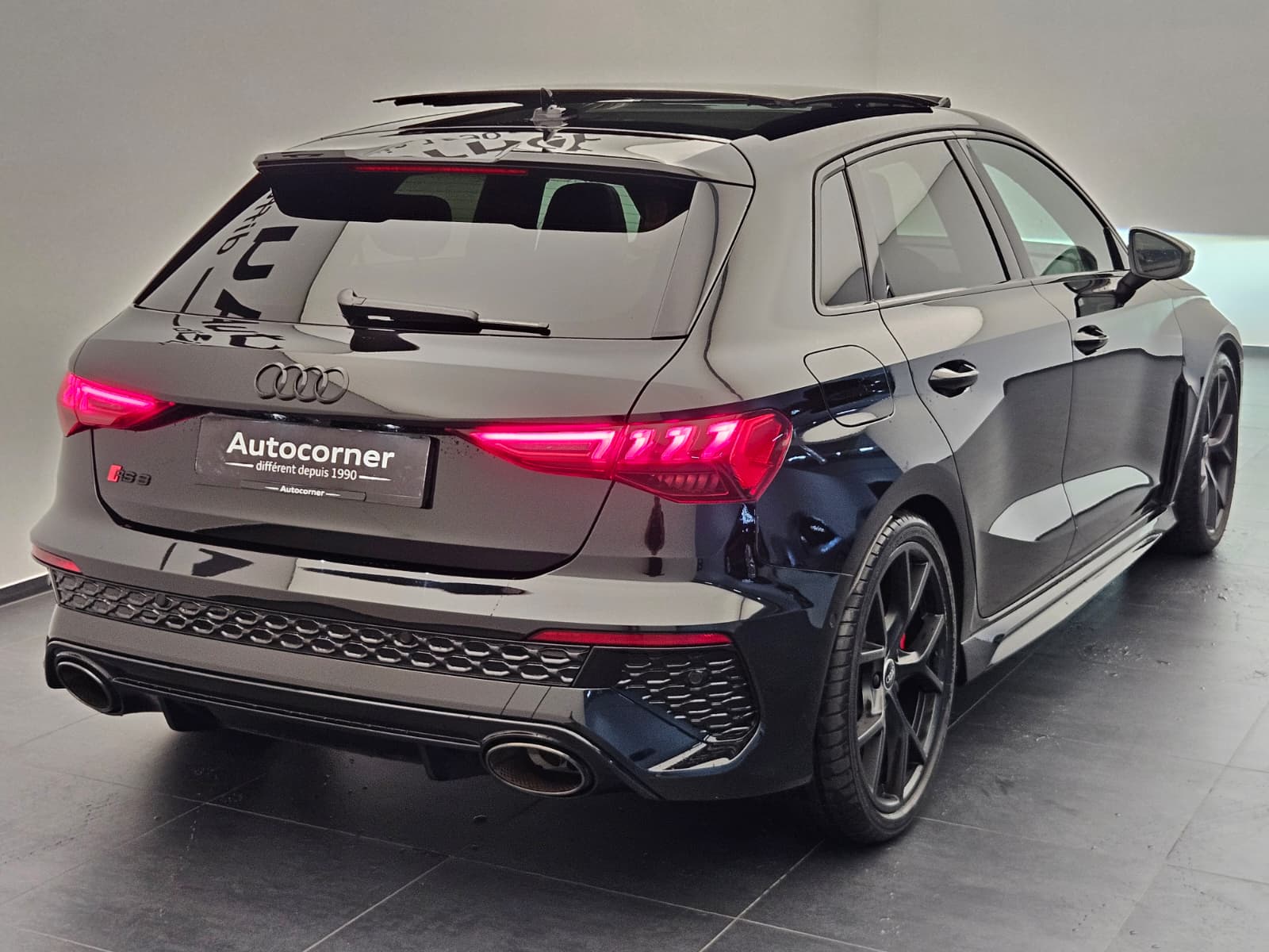 AUDI RS3 Sportback 2.5 TSI quattro S-tronic-image-6
