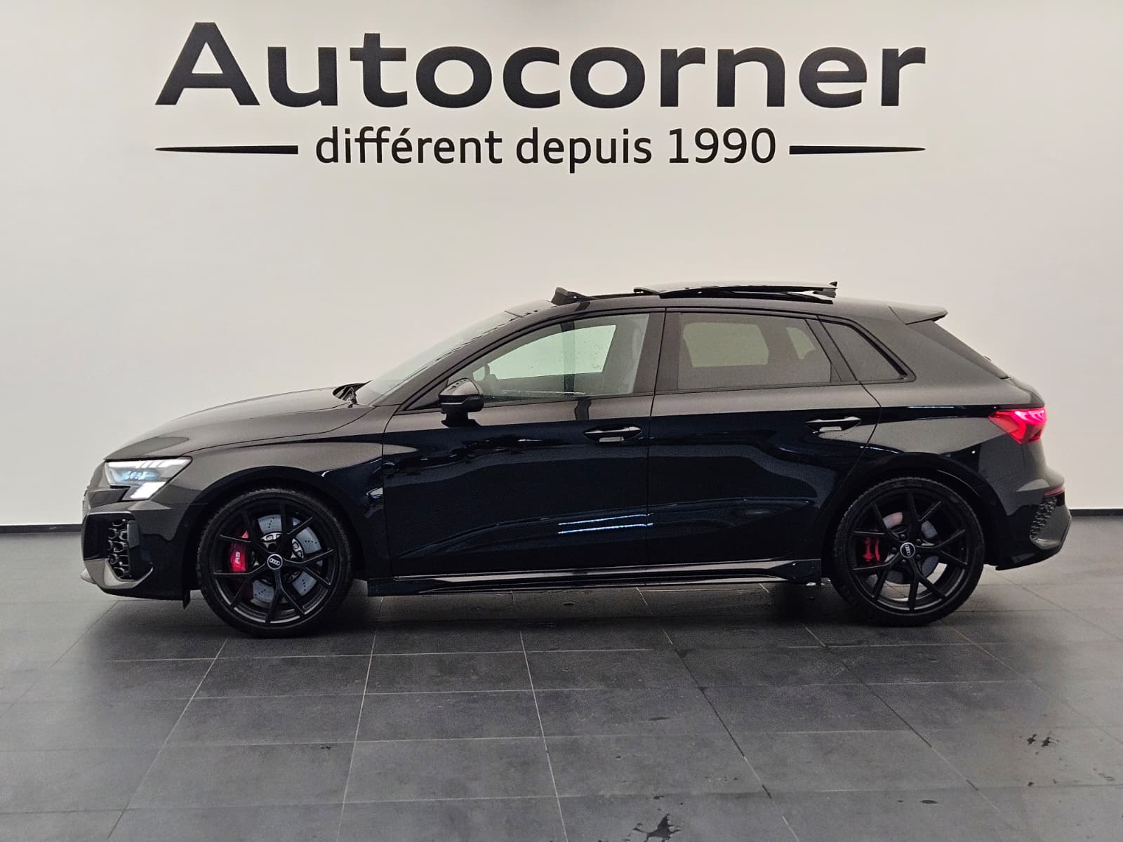 AUDI RS3 Sportback 2.5 TSI quattro S-tronic-image-1