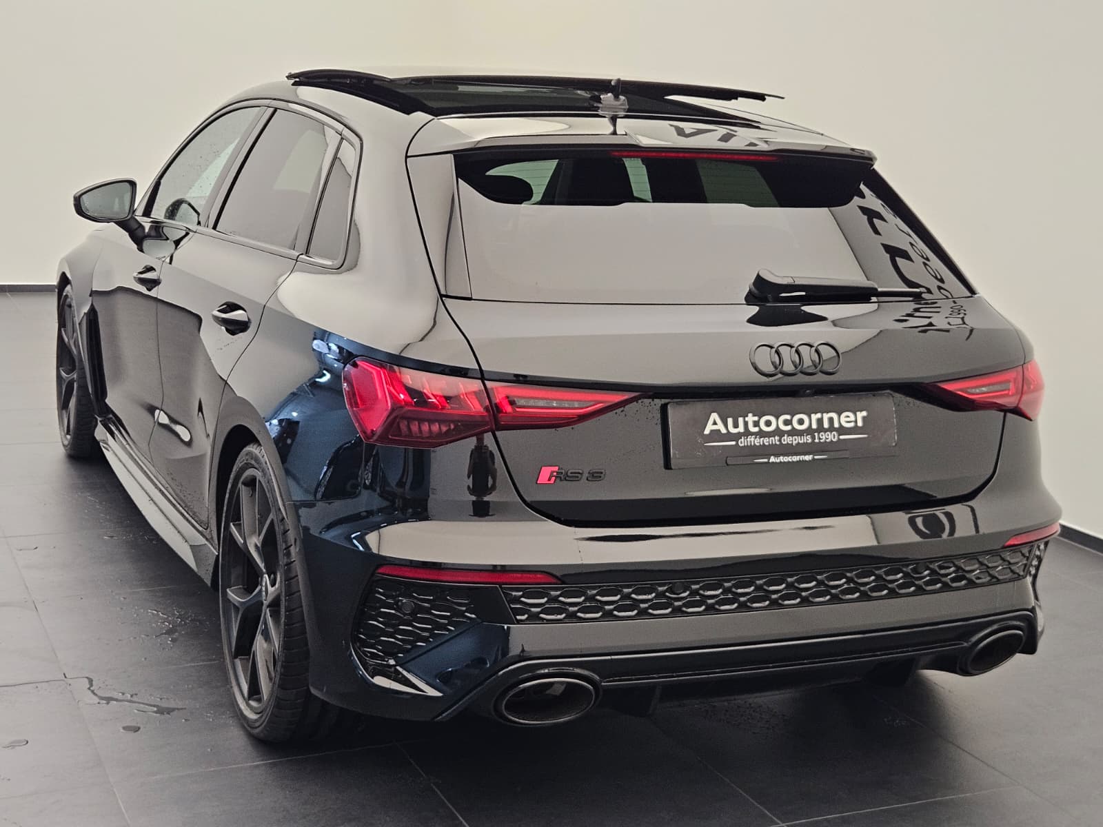 AUDI RS3 Sportback 2.5 TSI quattro S-tronic-image-8