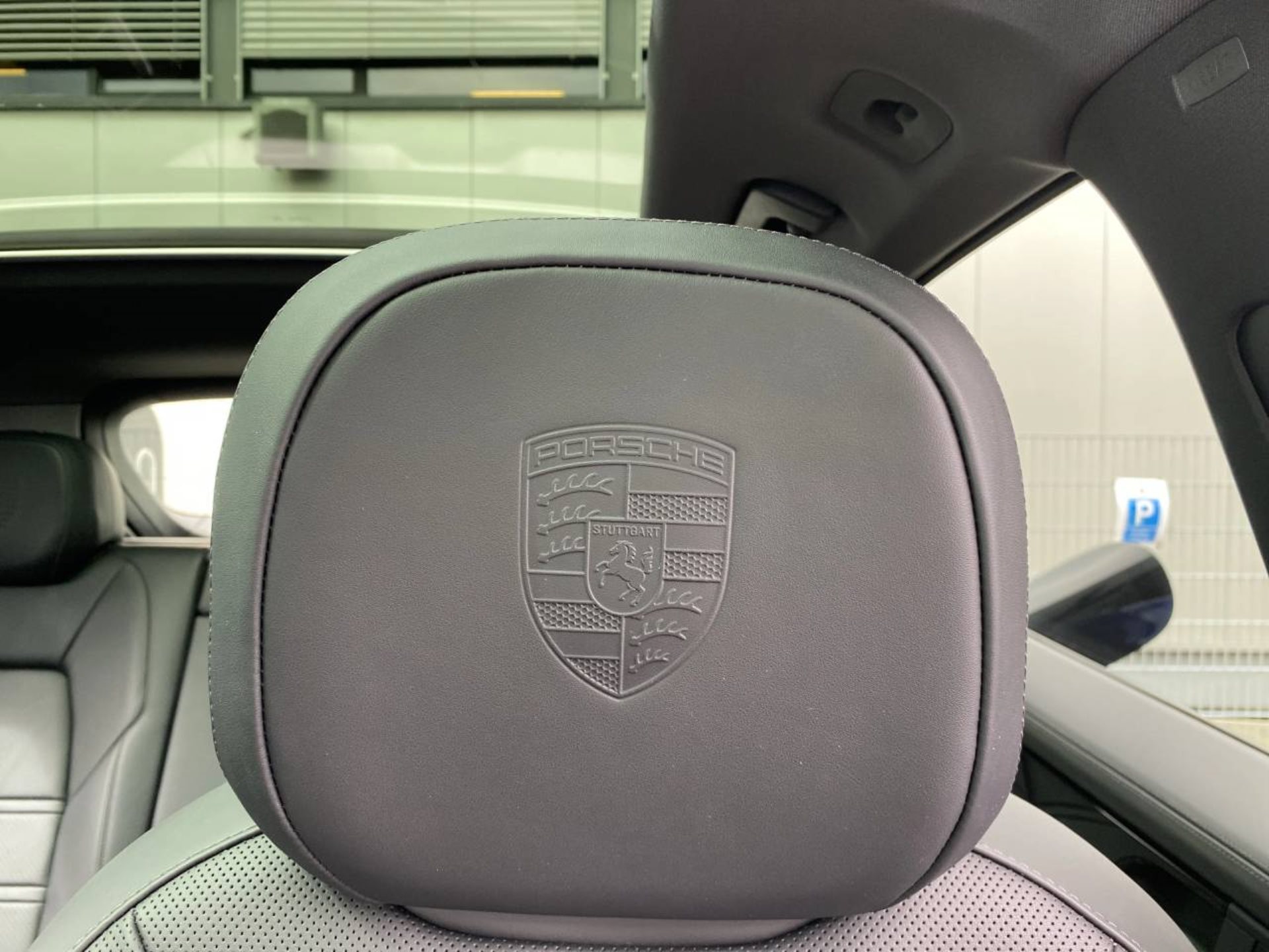 PORSCHE Cayenne S E-Hybrid-image-23