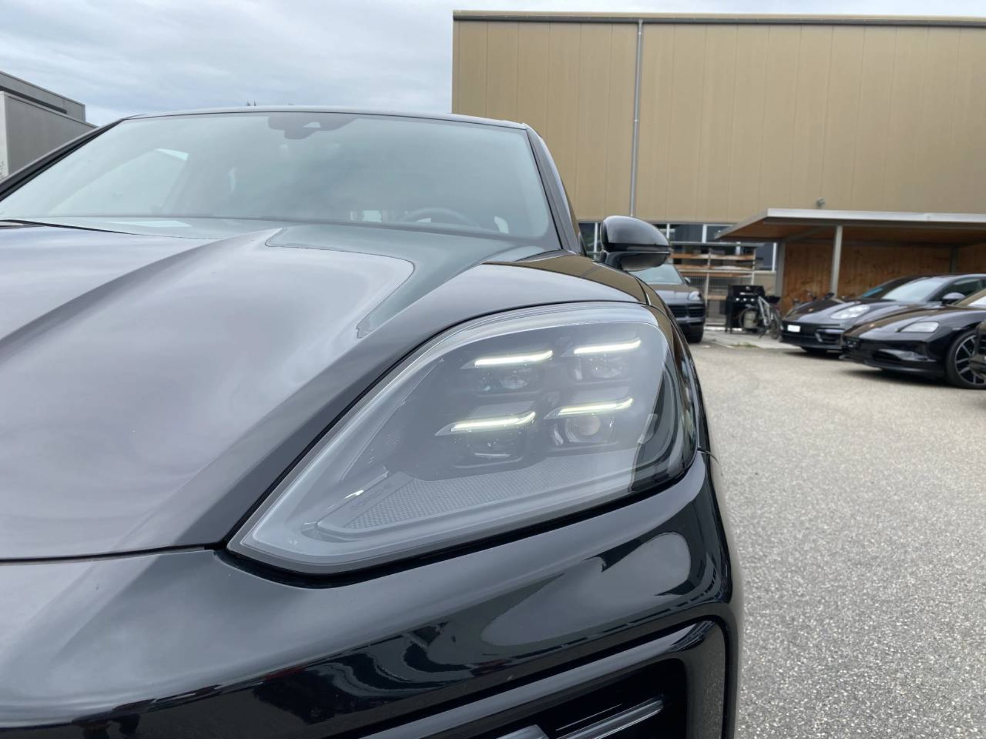 PORSCHE Cayenne S E-Hybrid-image-8