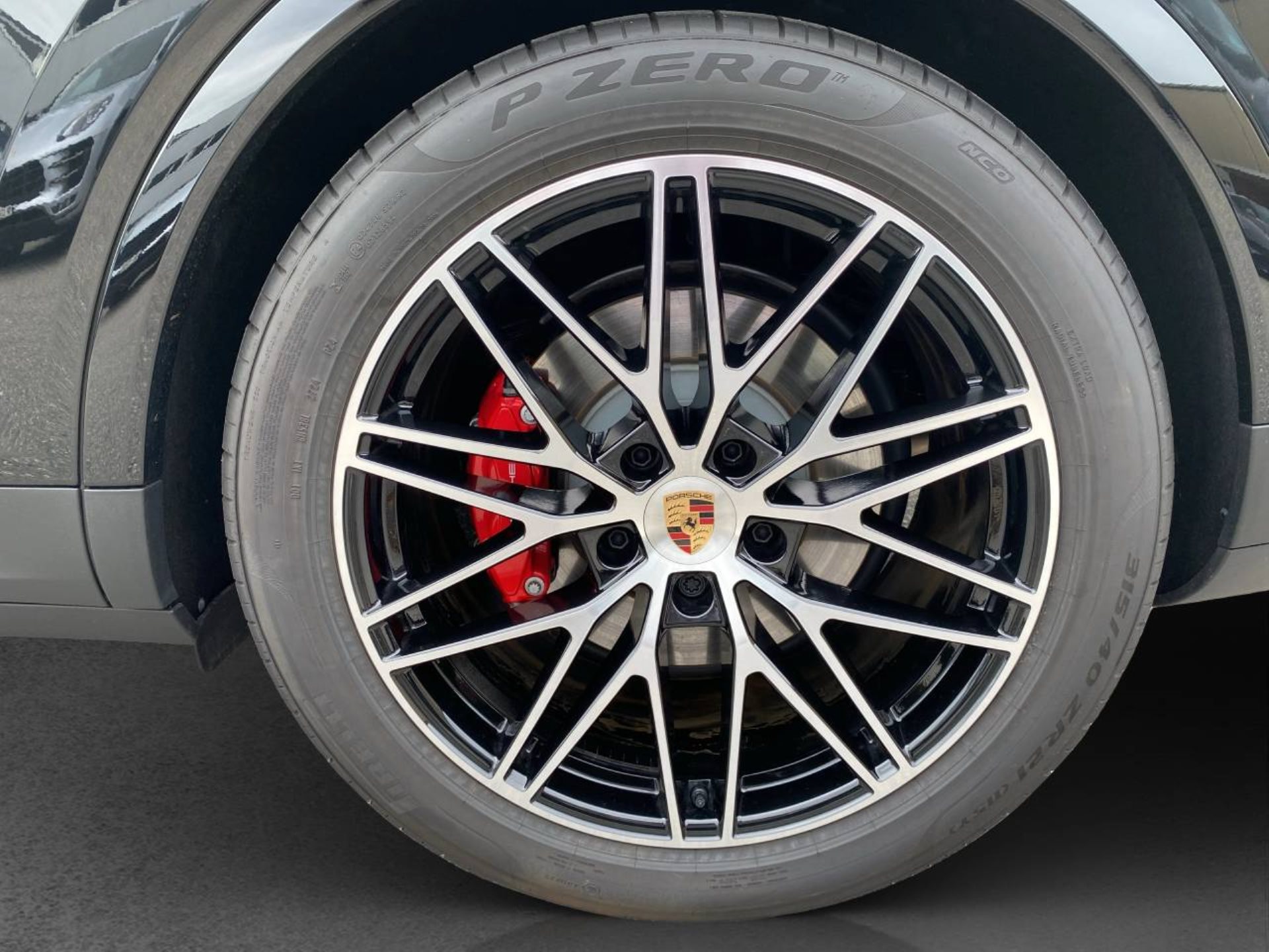 PORSCHE Cayenne S E-Hybrid-image-12