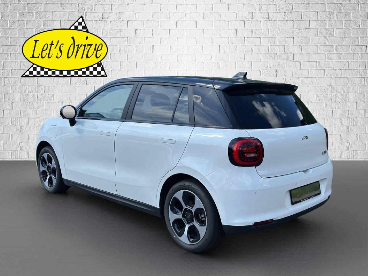 JAC E30X Electric-showroom-element-3
