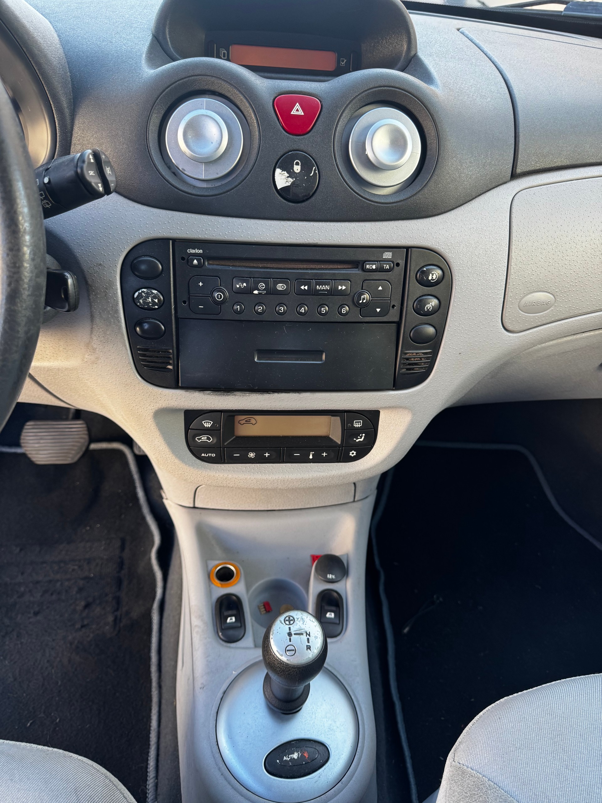 CITROEN C3 1.6i 16V Exclusive-image-11