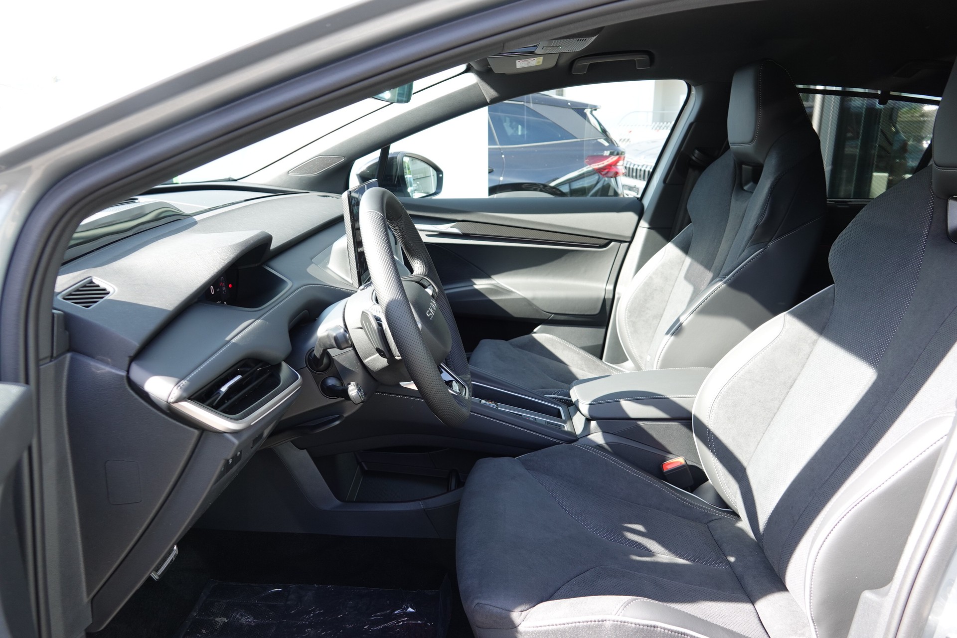 SKODA Elroq 85 SportLine 4x4-image-14