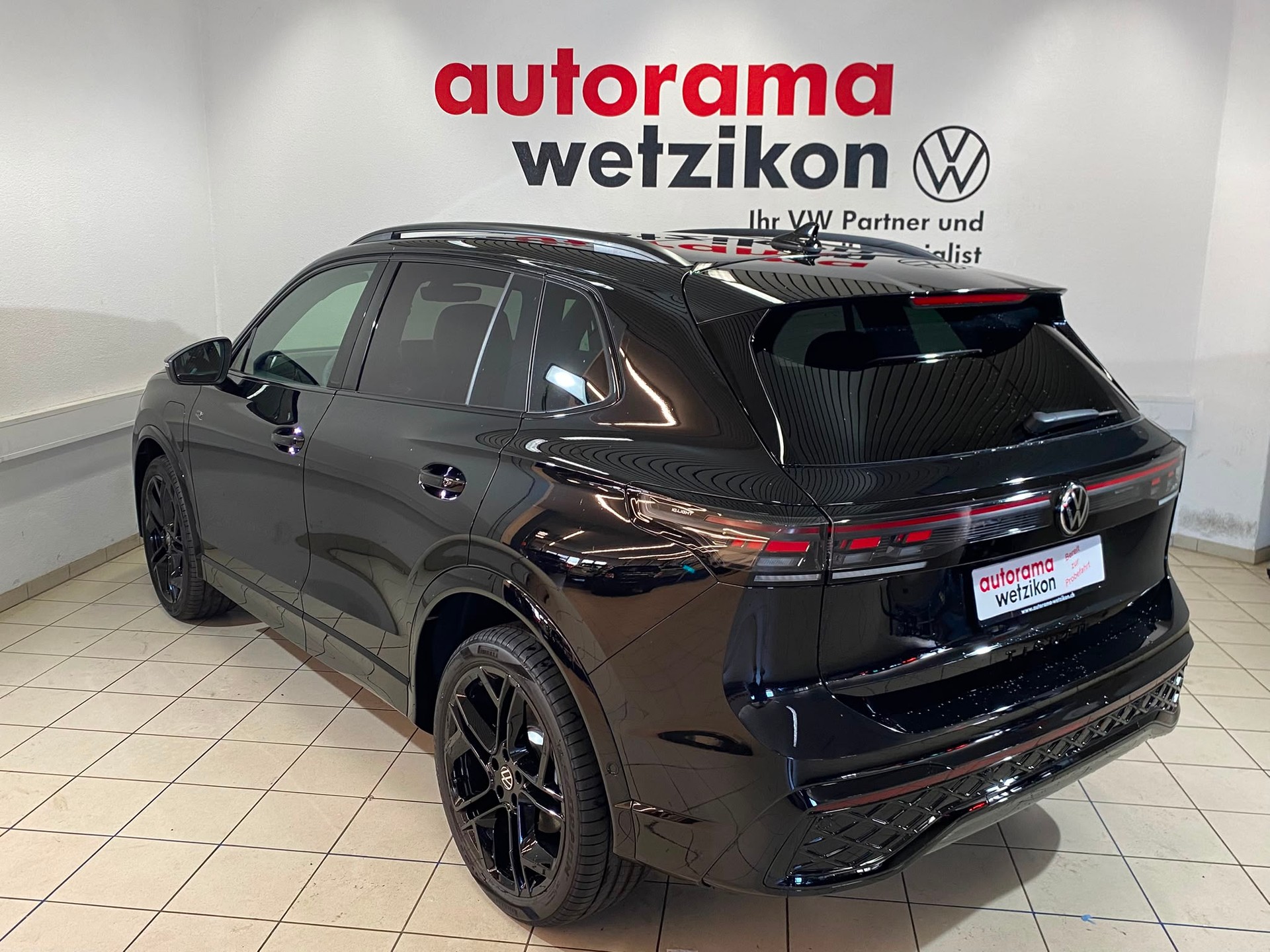 VW Tiguan 1.5 TSI evo2 eHybrid R-Line DSG-image-2