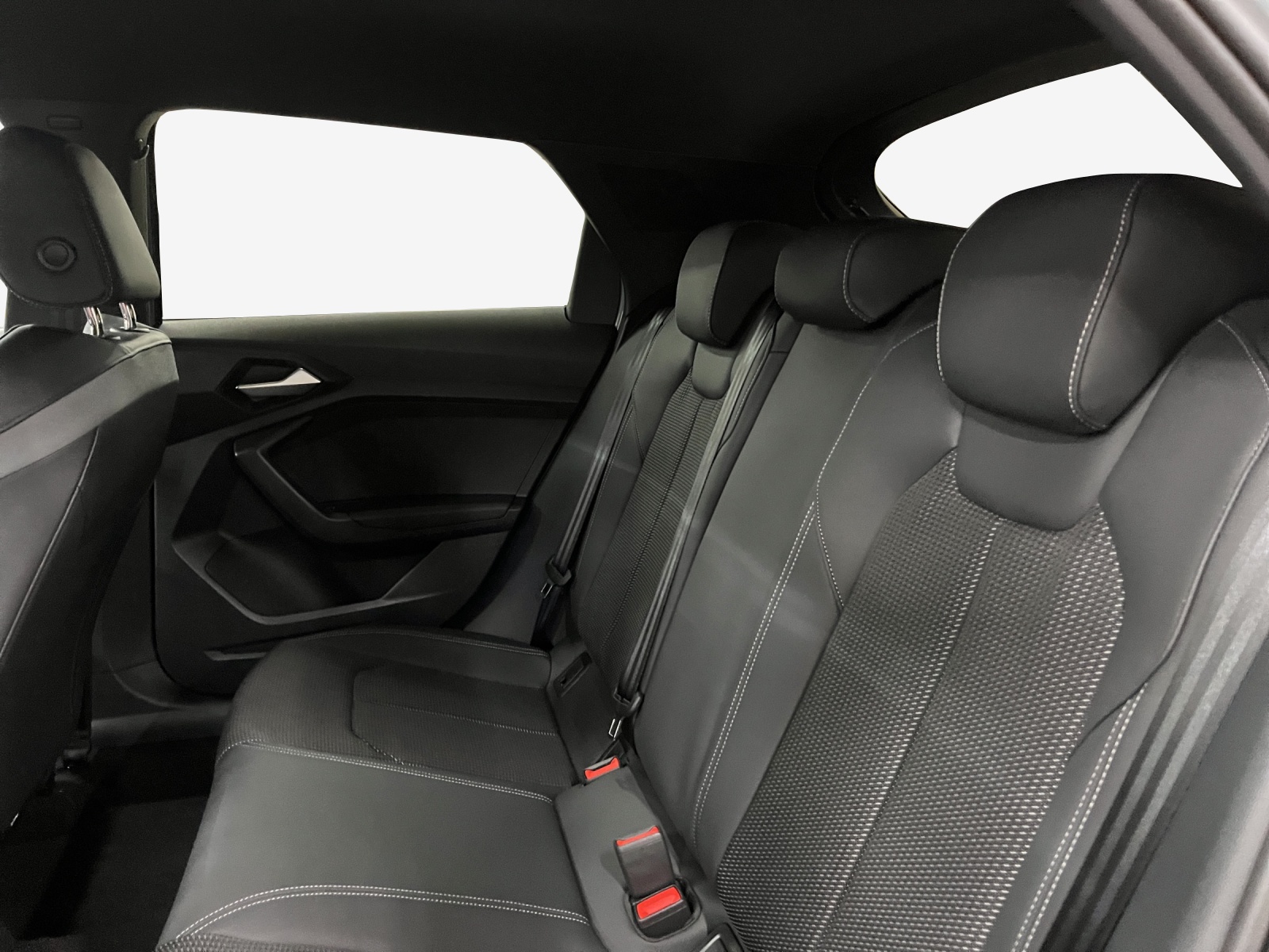 AUDI A1 Sportback 30 TFSI S Line Attraction S-tronic-image-11