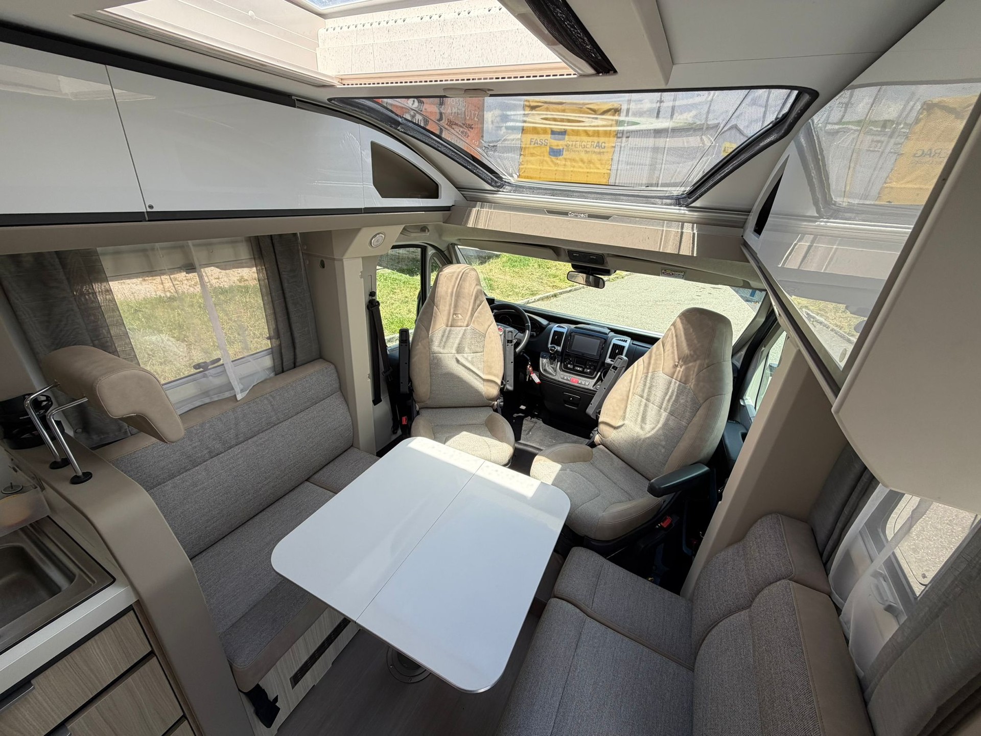 ADRIA Adria Compact Plus DL – 160 PS Automat | Längsbetten | 24M Garantie | Face-to-Face-image-10