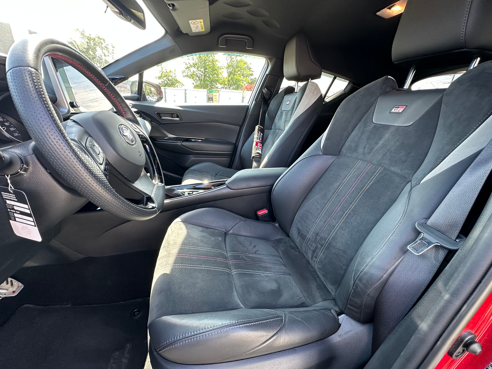 TOYOTA C-HR 2.0 HSD CVT GR Sport-image-13