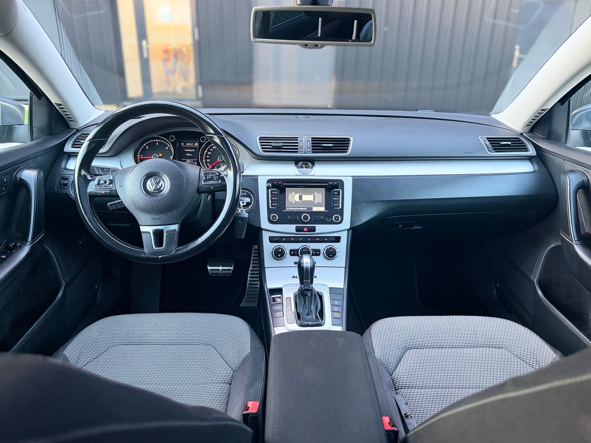 VW Passat Alltrack 2.0 TDI BMT 4Motion DSG-image-11