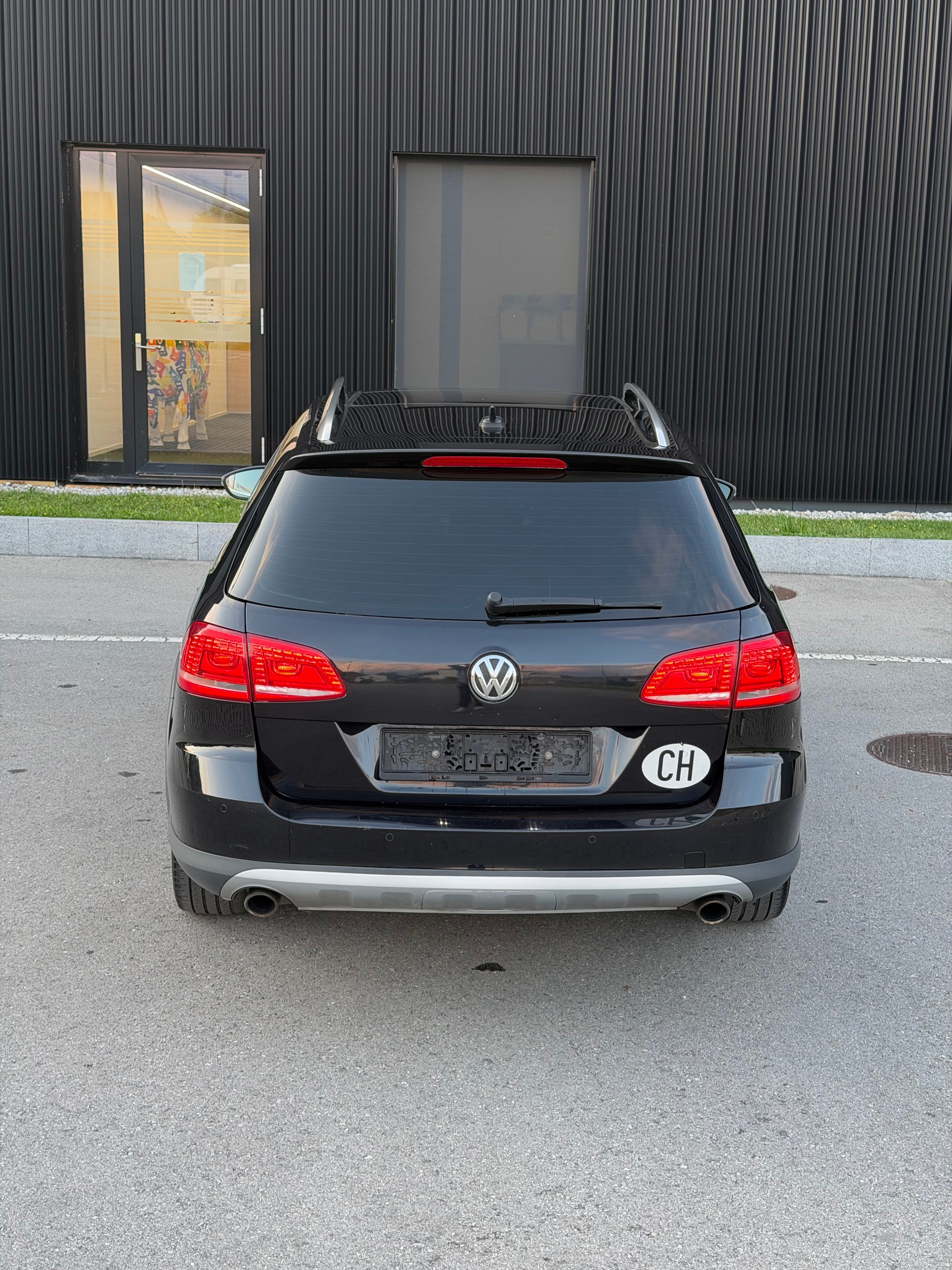 VW Passat Alltrack 2.0 TDI BMT 4Motion DSG-image-14