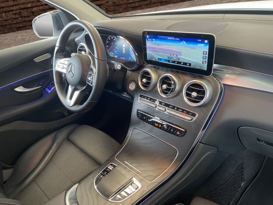 MERCEDES-BENZ GLC 300 e 4Matic-image-13