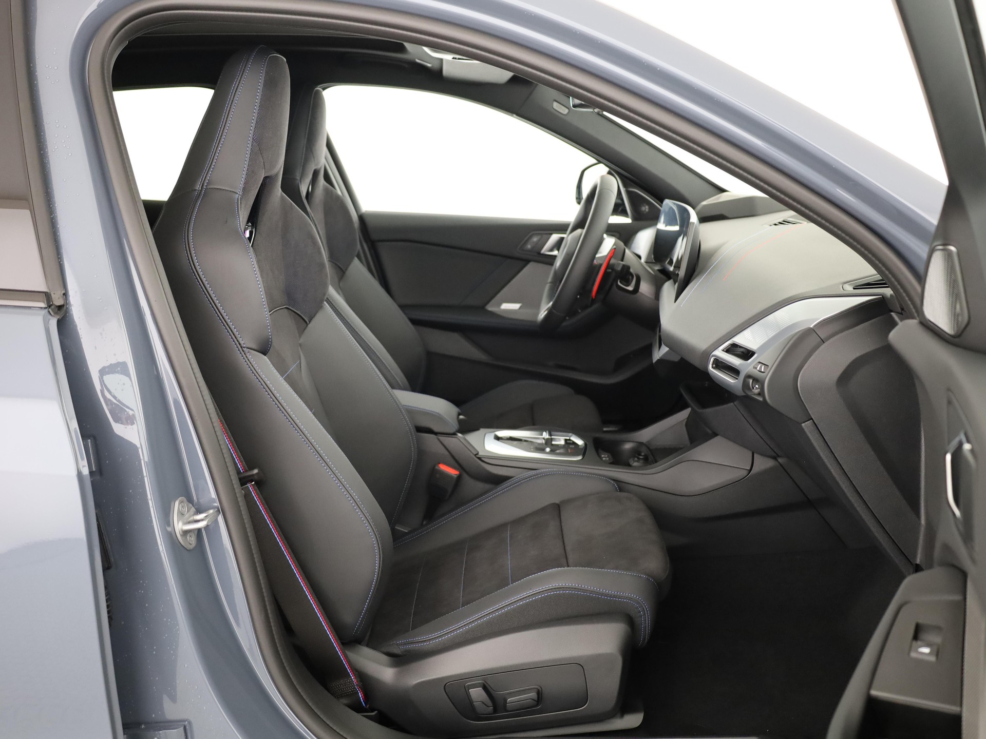 BMW M135i xDrive-image-16