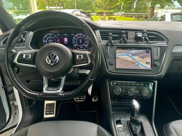 VW Tiguan 2.0 TDI SCR 4Motion R LINE DSG-image-9