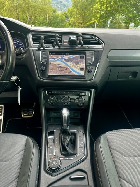 VW Tiguan 2.0 TDI SCR 4Motion R LINE DSG-image-14