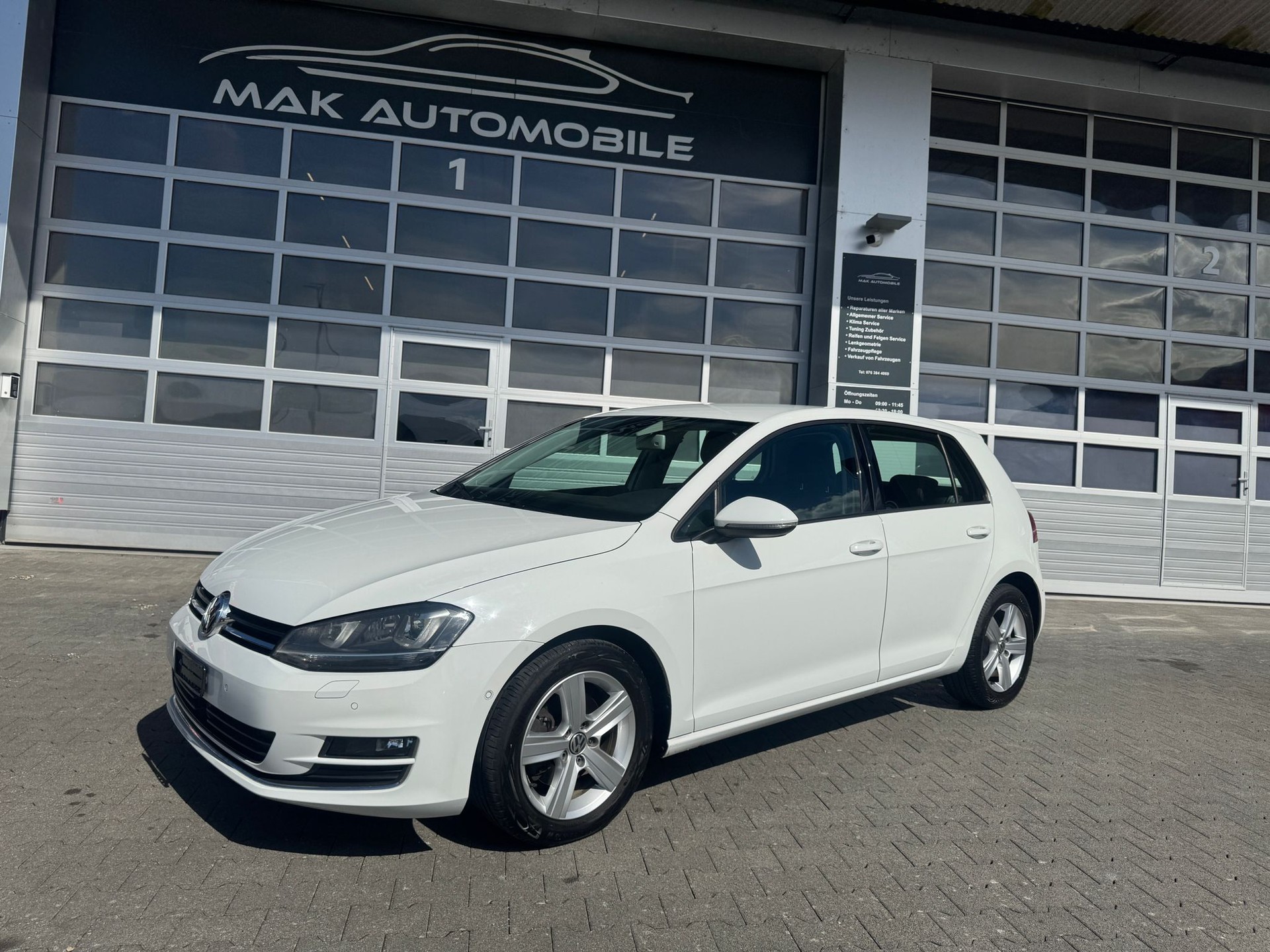 VW Golf 1.4 TSI Trendline DSG-image-2