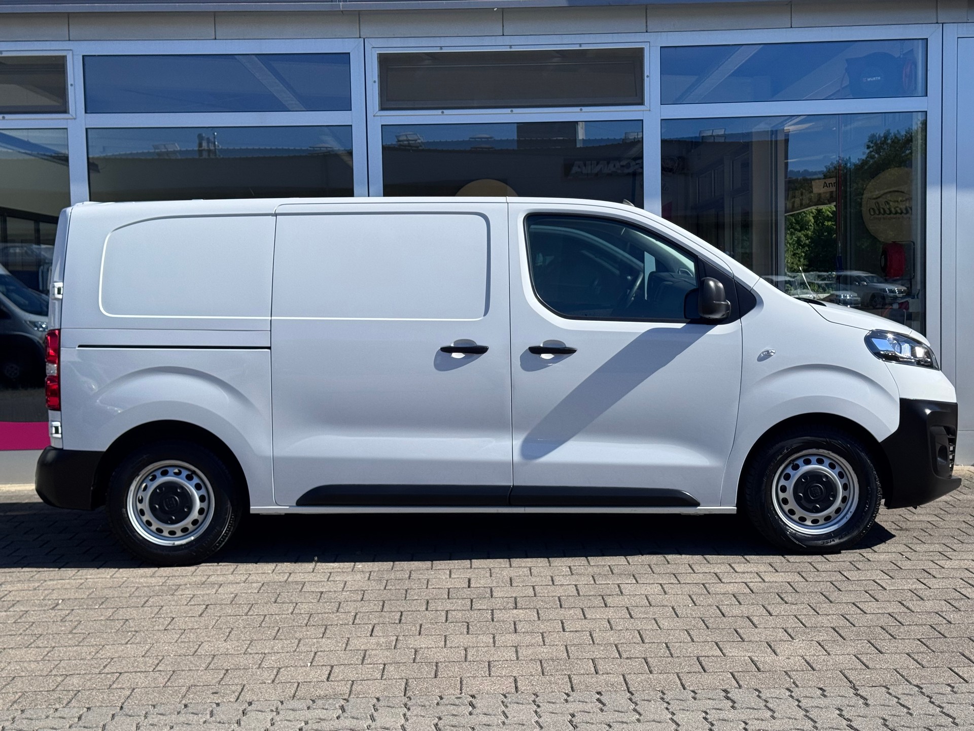 FIAT Scudo 1.5 MJ L2+1033 kg Nutzlast+3 Plätzer+Schiebetüre rechts+Flügeltüren 180°+NAVI+Rückfahrkamera+Tempomat+-image-1