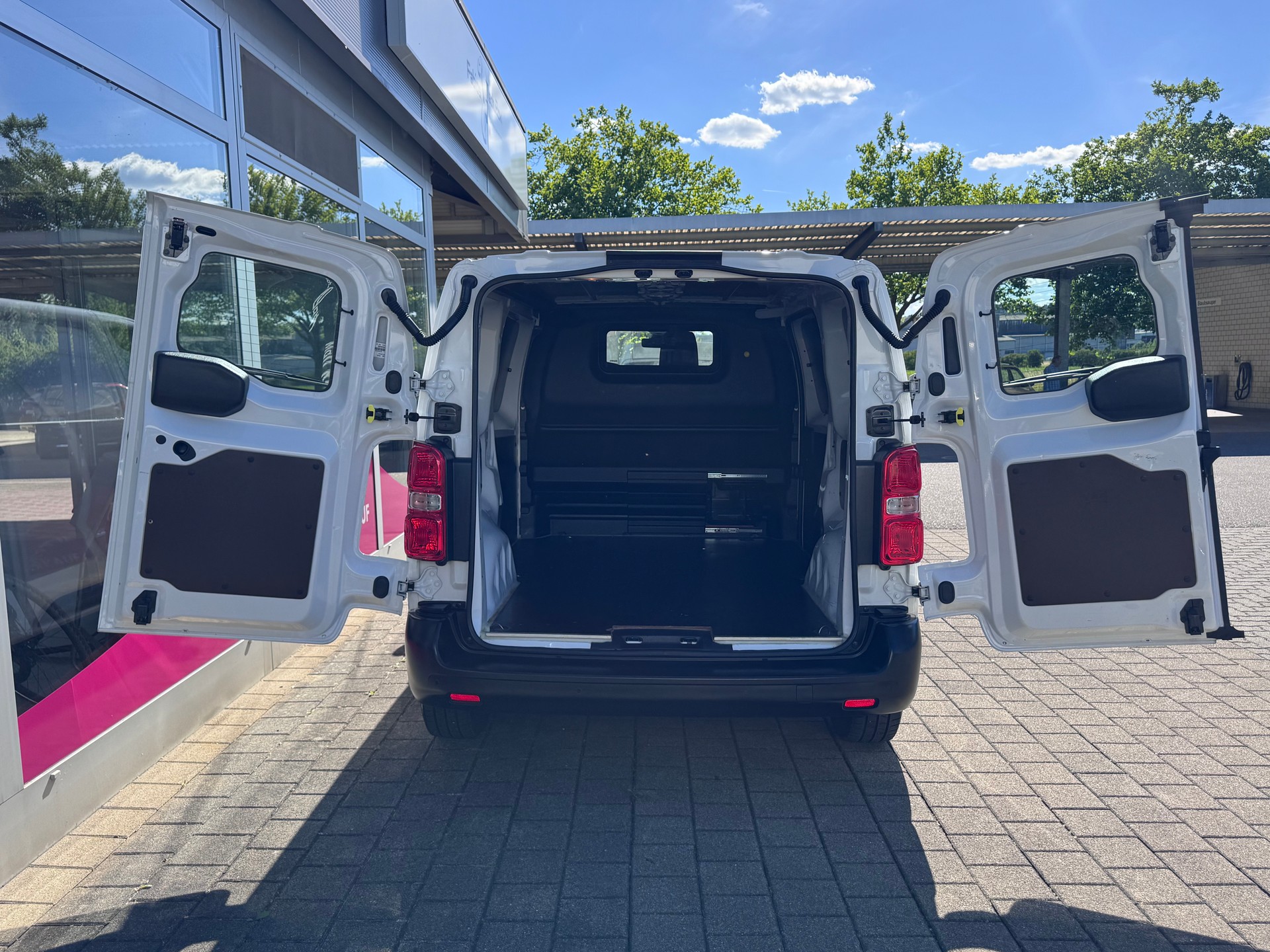 FIAT Scudo 1.5 MJ L2+1033 kg Nutzlast+3 Plätzer+Schiebetüre rechts+Flügeltüren 180°+NAVI+Rückfahrkamera+Tempomat+-image-13