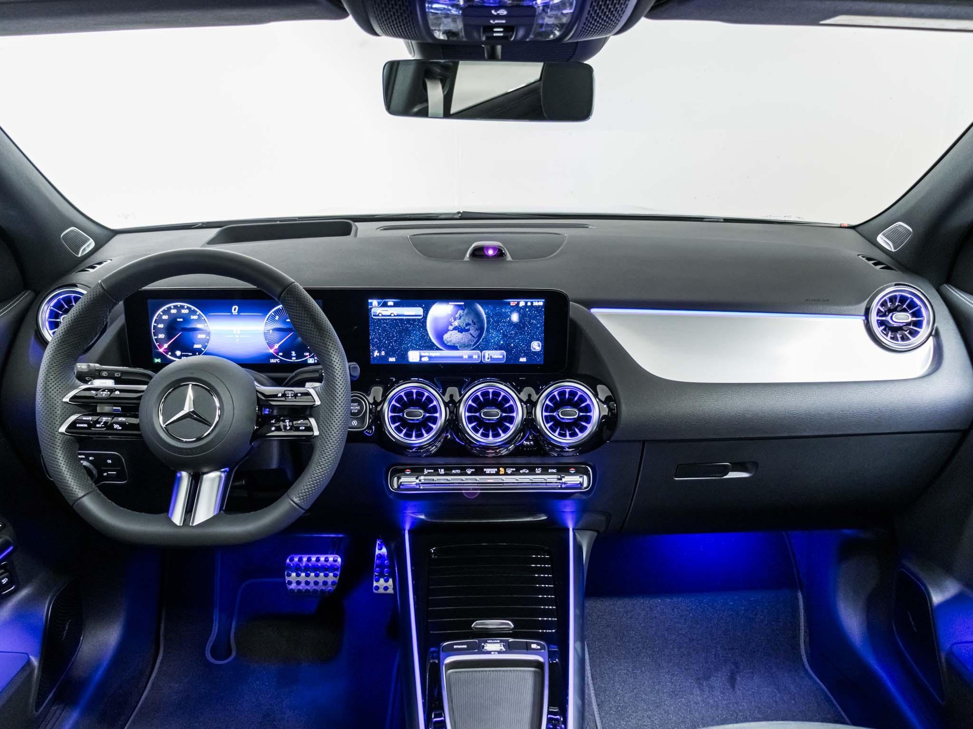 MERCEDES-BENZ GLA 220 d 4MATIC "Swiss Star"-image-11