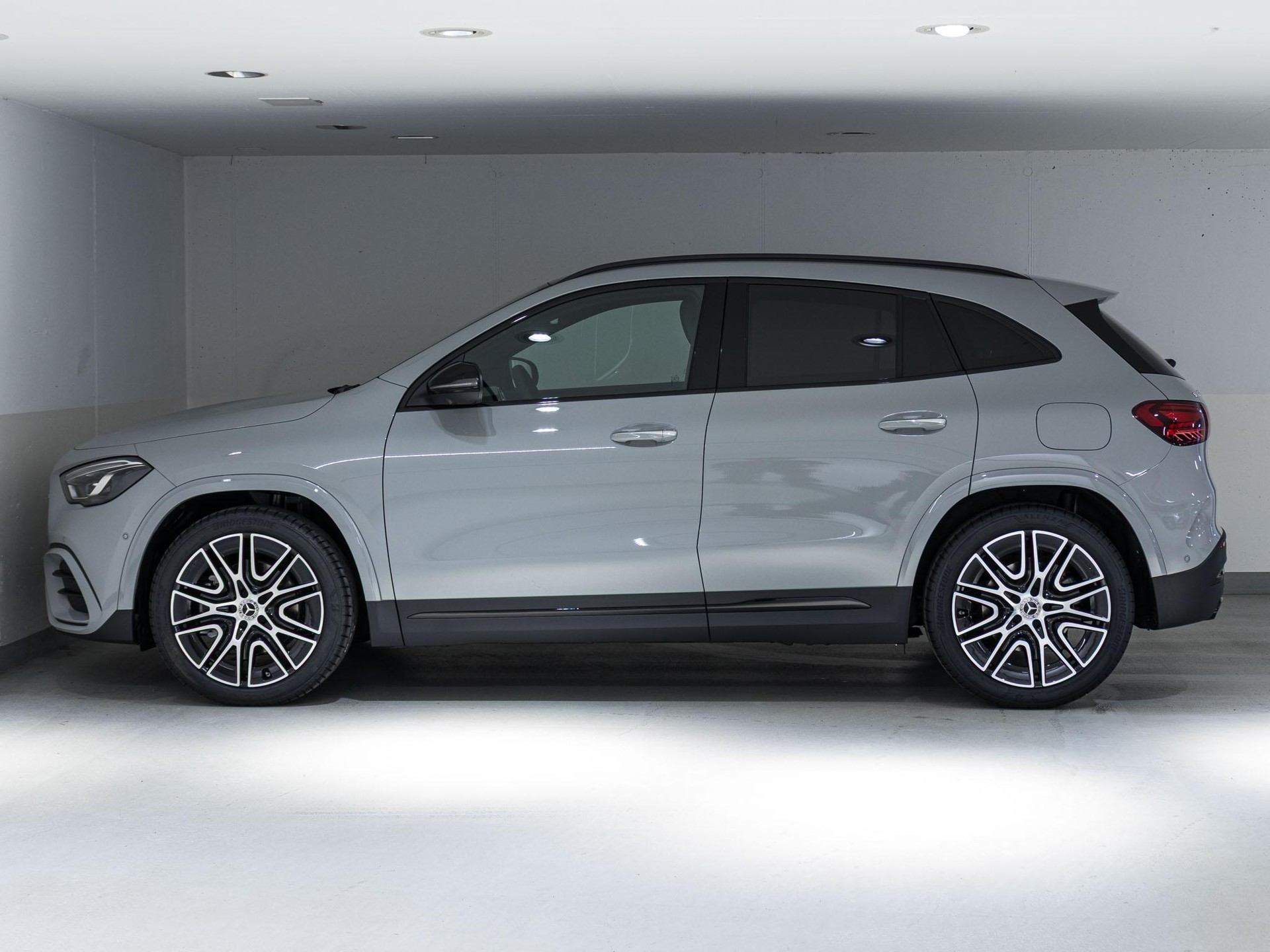 MERCEDES-BENZ GLA 220 d 4MATIC "Swiss Star"-image-4