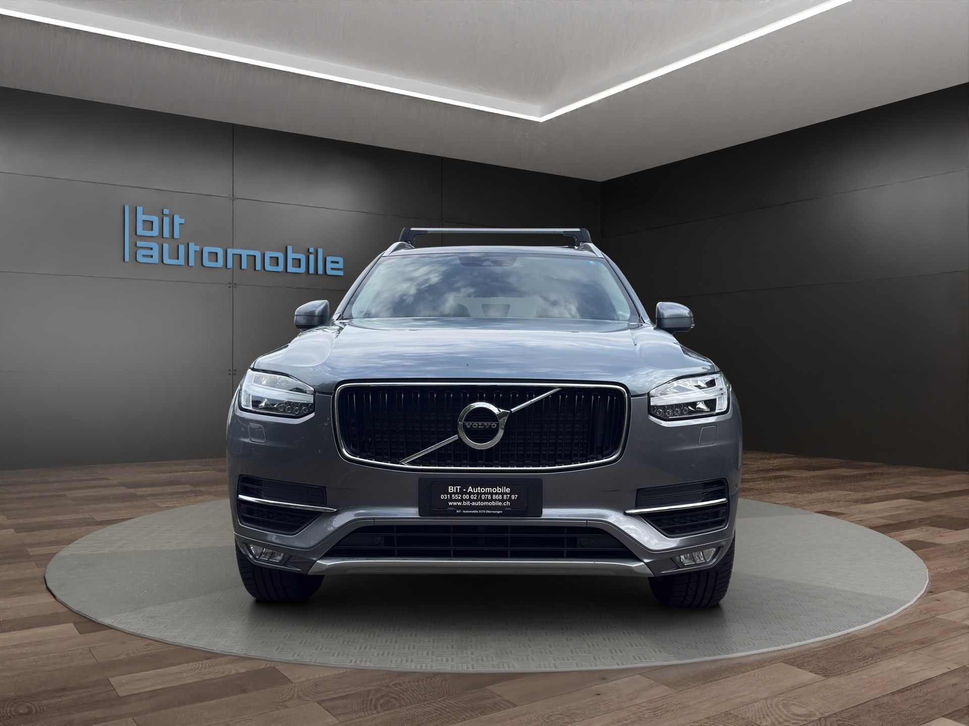VOLVO XC90 D5 AWD Momentum Geartronic 7Plätzer-image-1