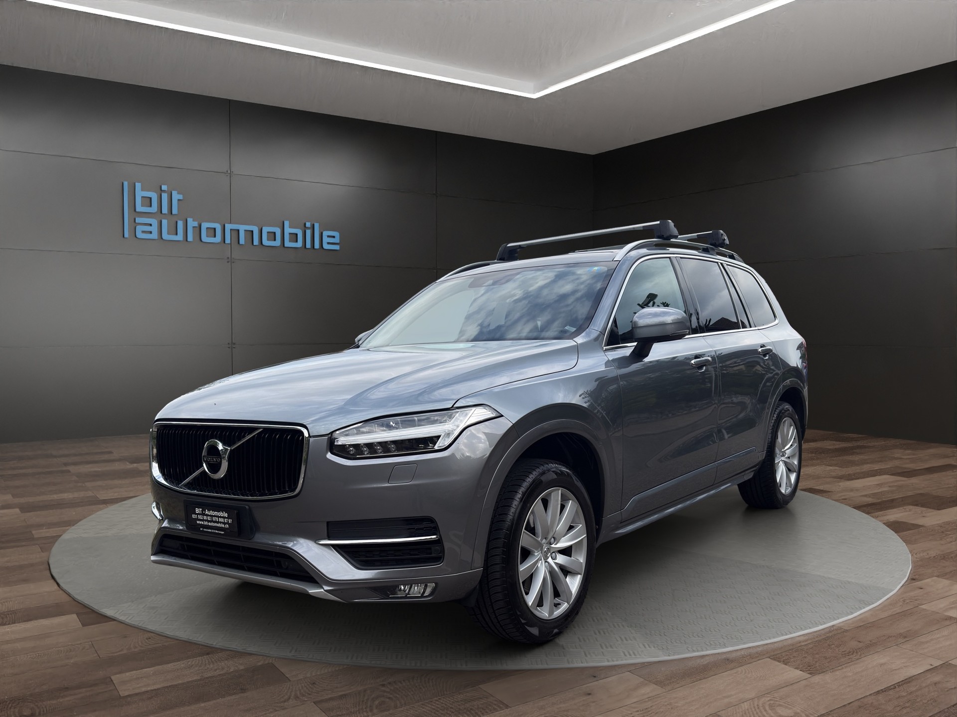 VOLVO XC90 D5 AWD Momentum Geartronic 7Plätzer-image-0