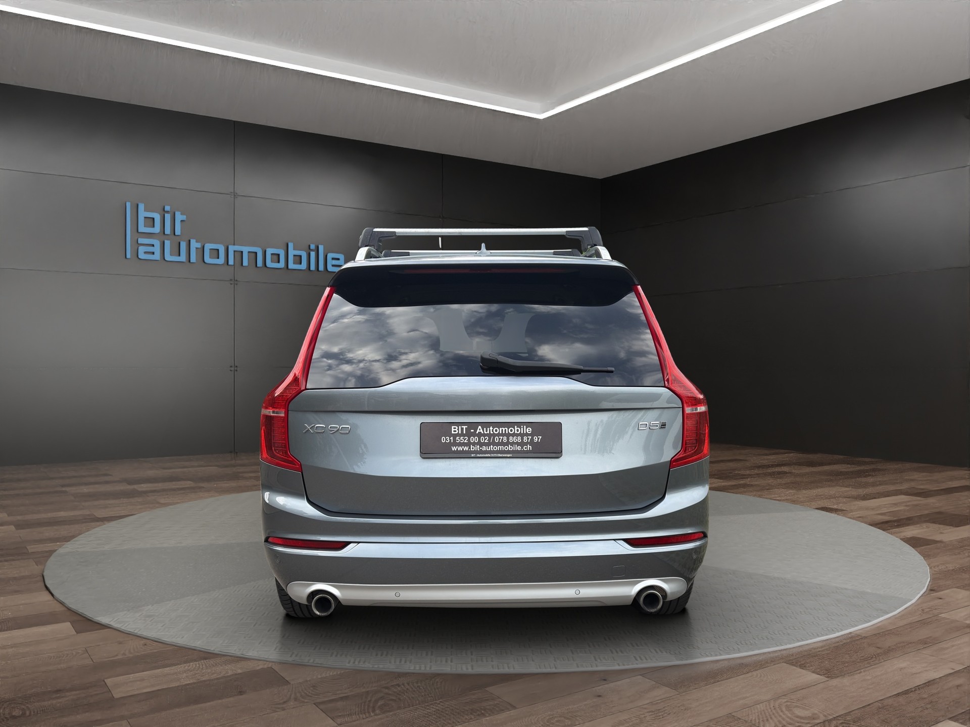 VOLVO XC90 D5 AWD Momentum Geartronic 7Plätzer-image-5