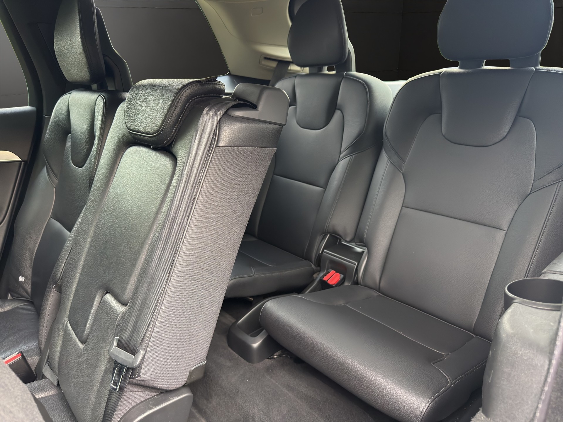 VOLVO XC90 D5 AWD Momentum Geartronic 7Plätzer-image-15