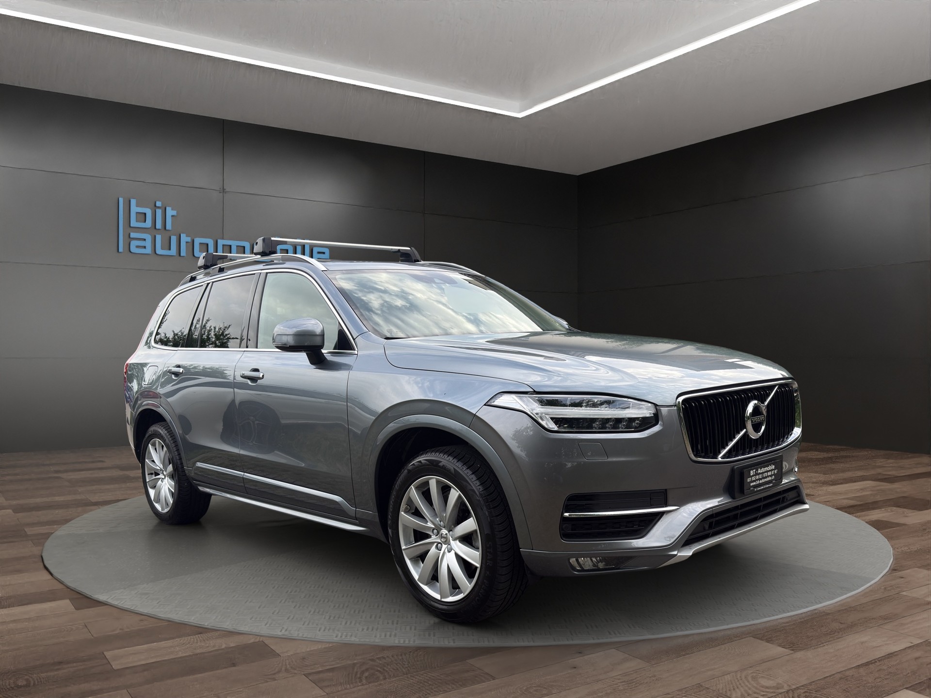 VOLVO XC90 D5 AWD Momentum Geartronic 7Plätzer-image-9