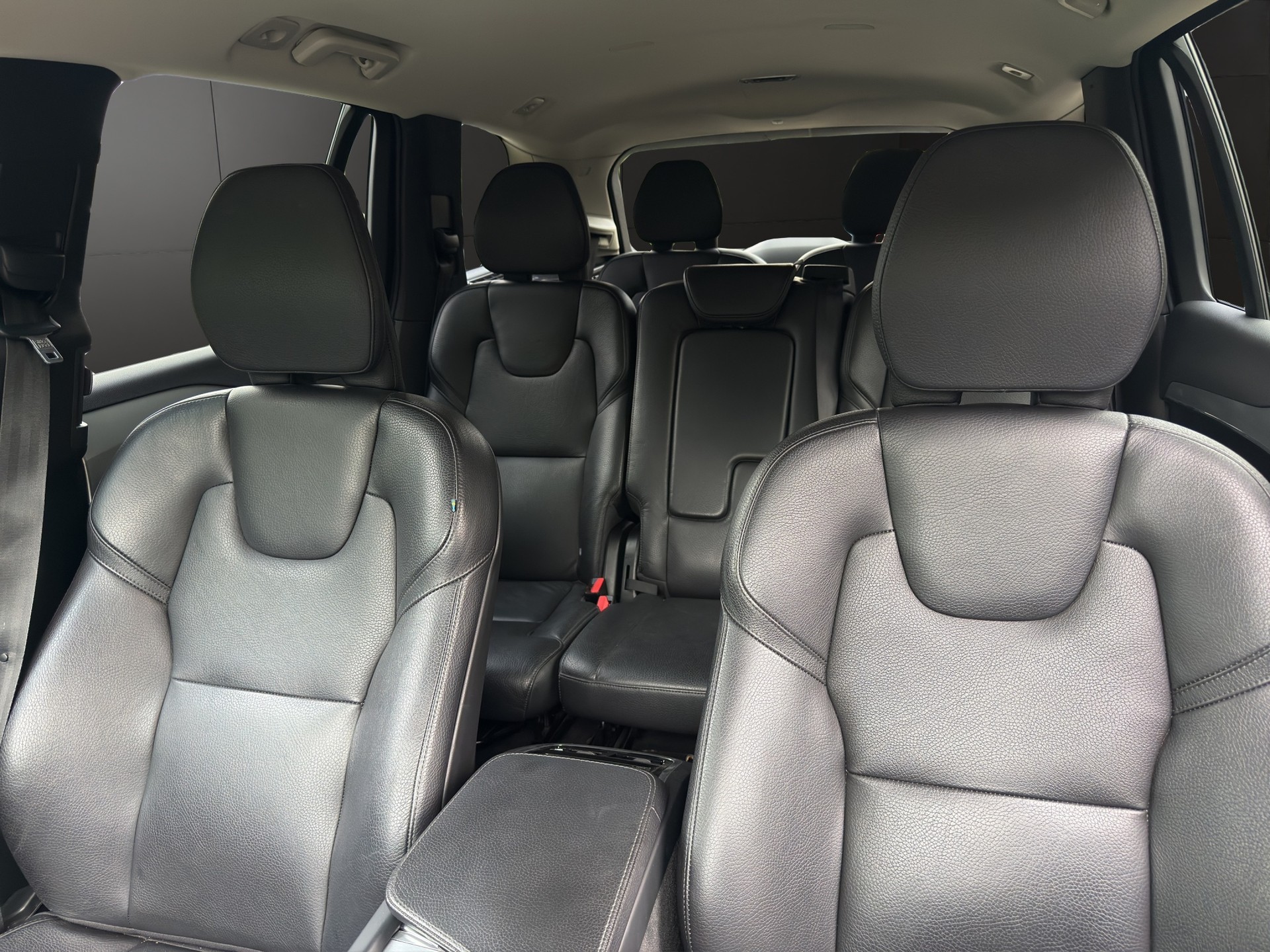 VOLVO XC90 D5 AWD Momentum Geartronic 7Plätzer-image-13