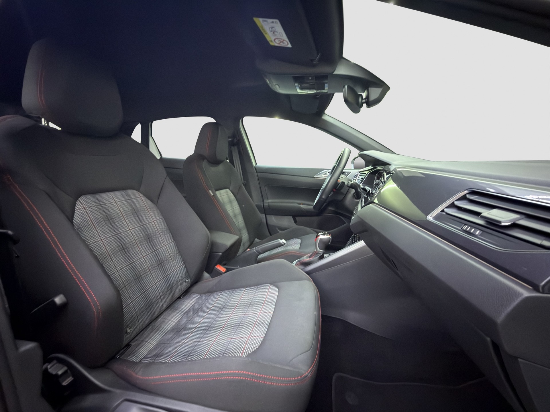 VW Polo 2.0 TSI GTI DSG-image-12