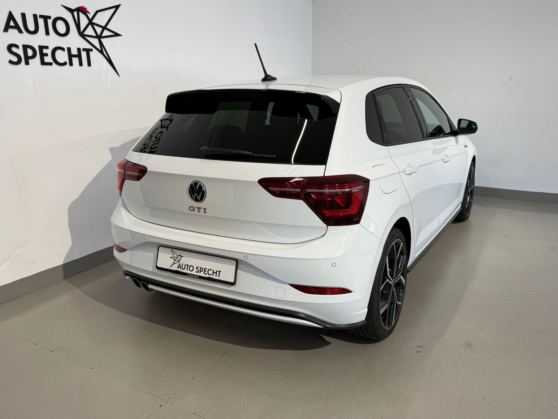VW Polo 2.0 TSI GTI DSG-image-4