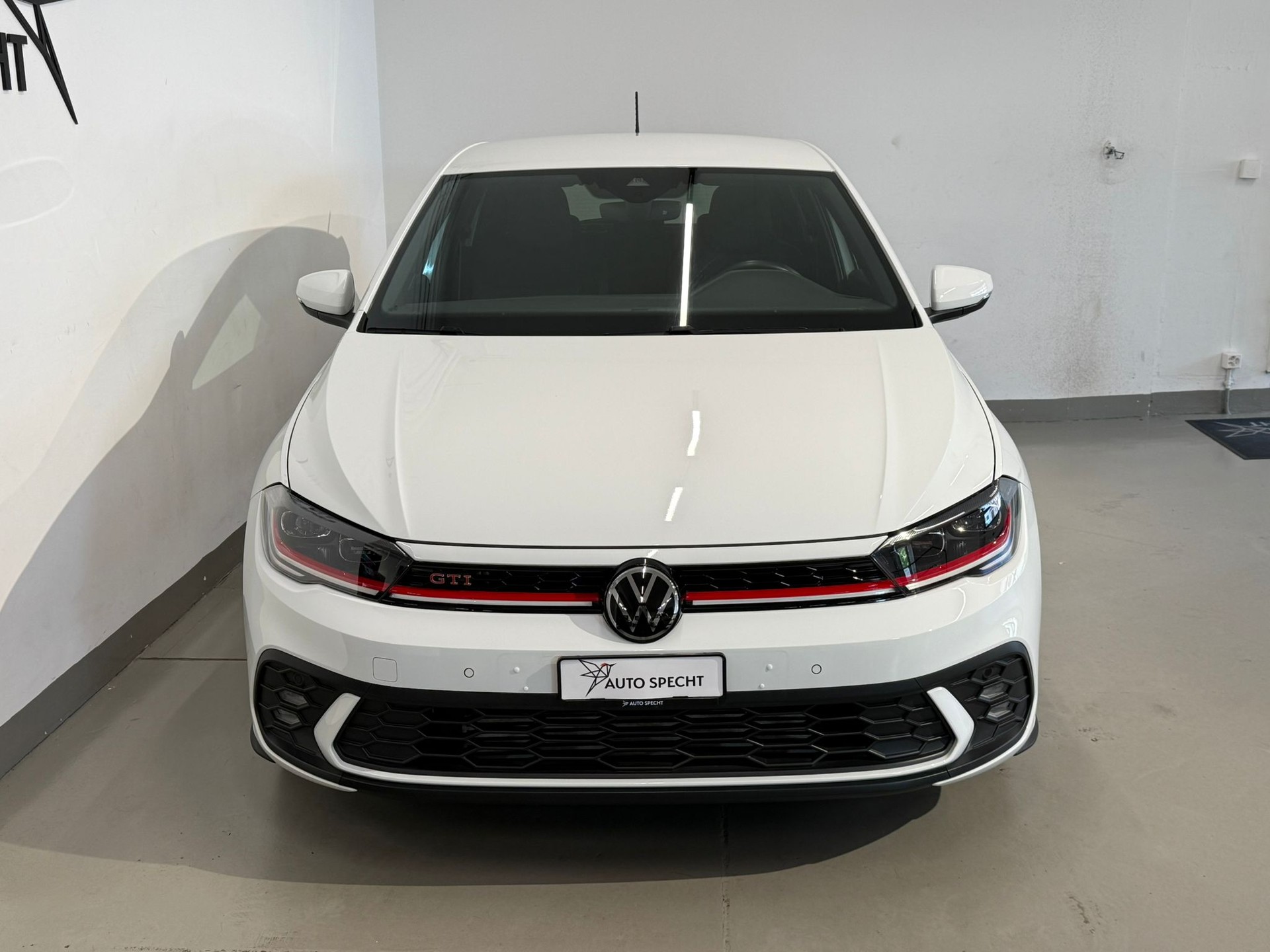 VW Polo 2.0 TSI GTI DSG-showroom-element-2
