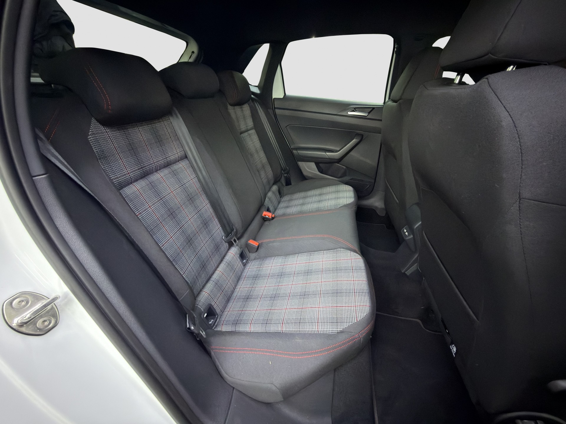 VW Polo 2.0 TSI GTI DSG-image-13