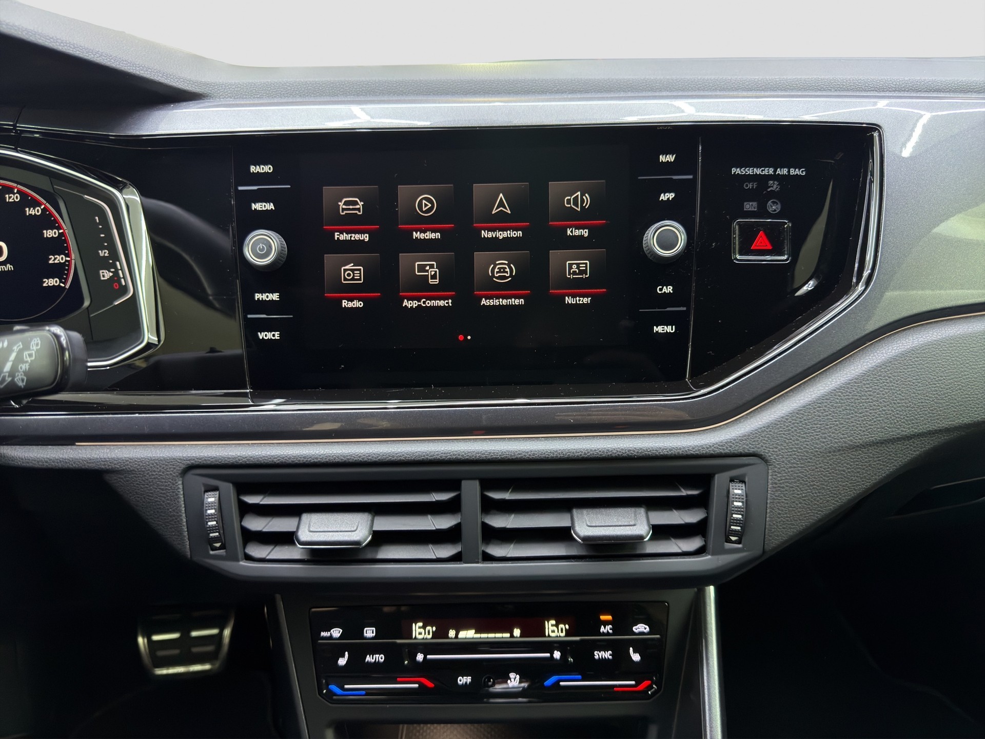 VW Polo 2.0 TSI GTI DSG-image-8