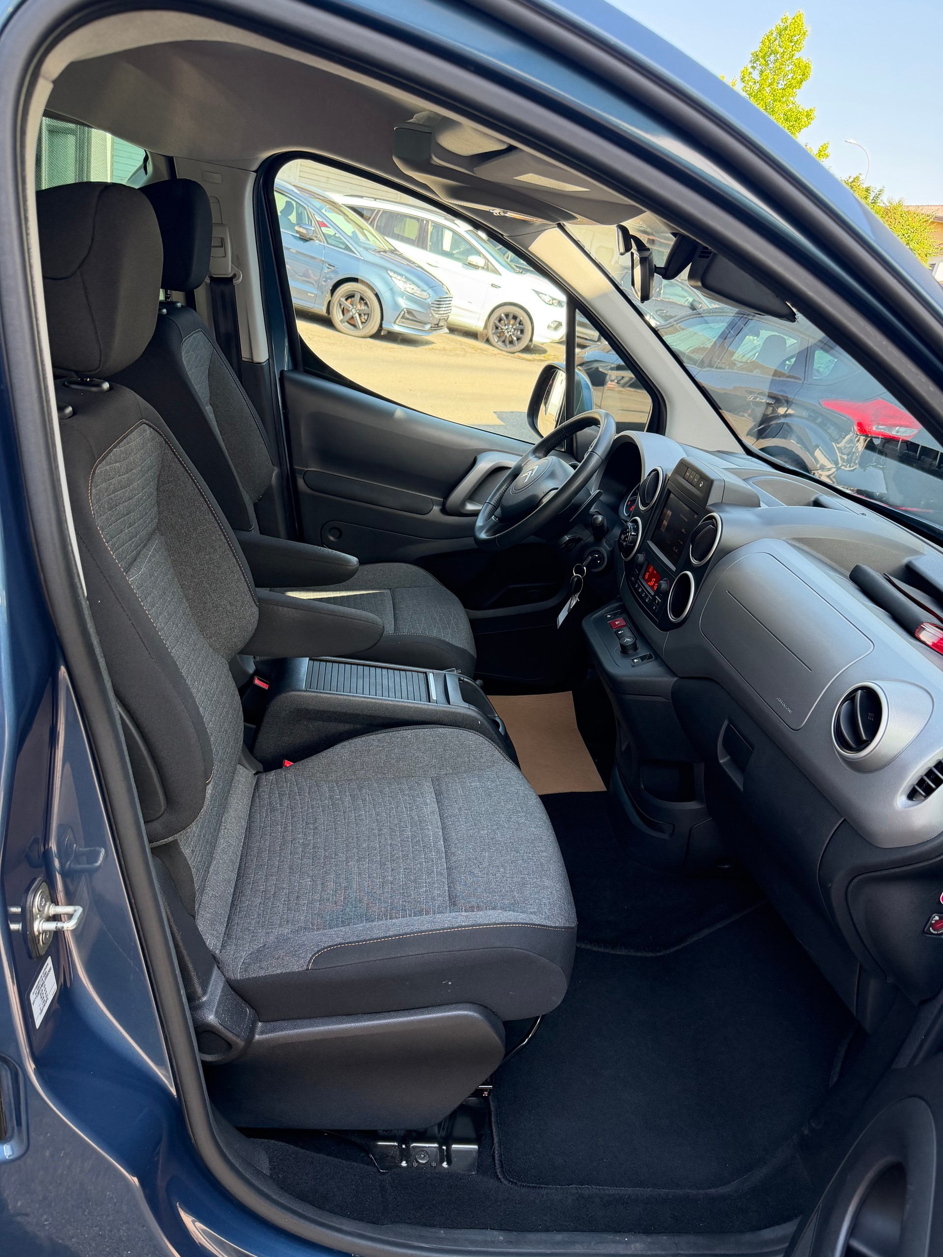 CITROEN Berlingo 1.6 BlueHDi Shine ETG6-image-14