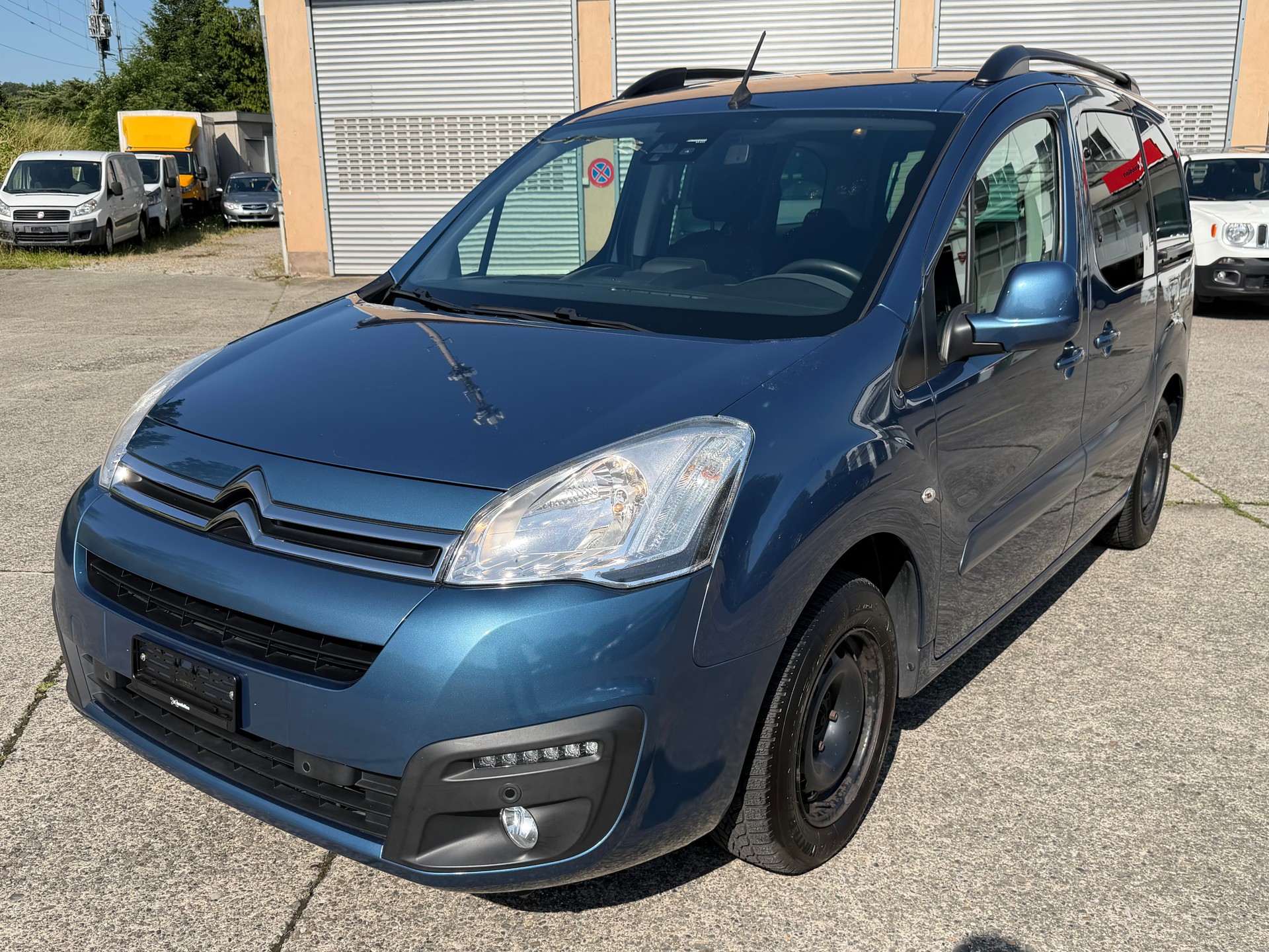 CITROEN Berlingo 1.6 BlueHDi Shine ETG6-image-0
