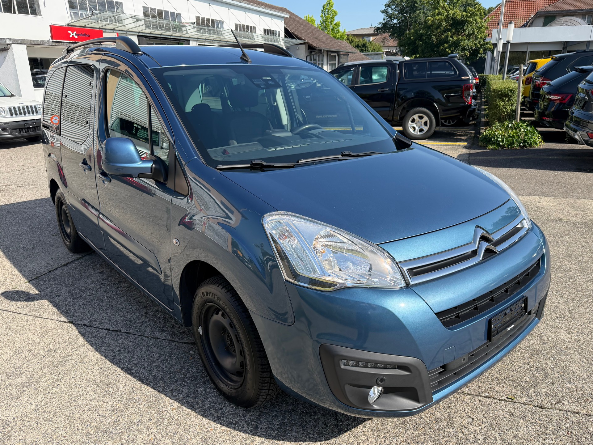 CITROEN Berlingo 1.6 BlueHDi Shine ETG6-image-6